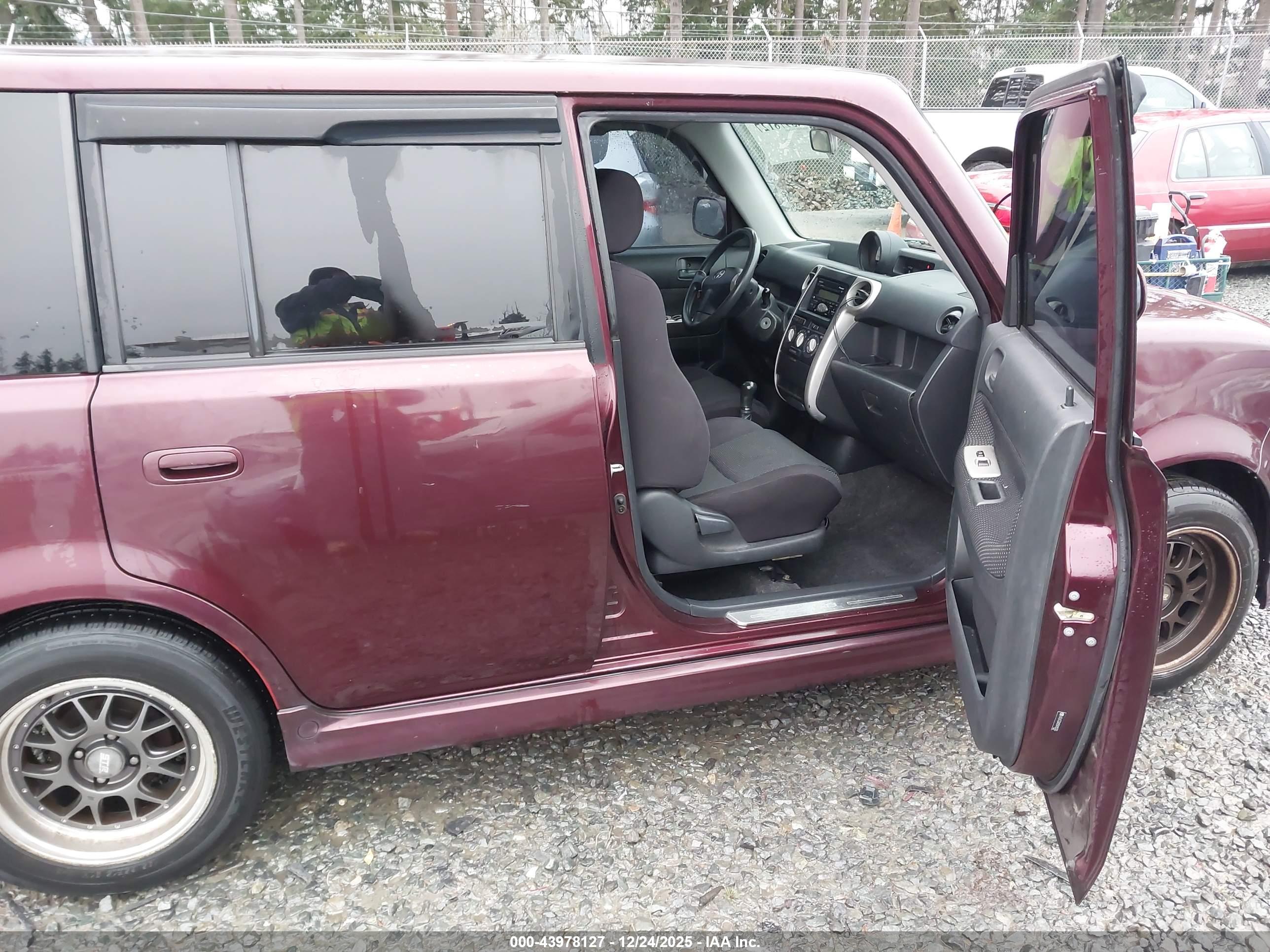 SCION XB image 5