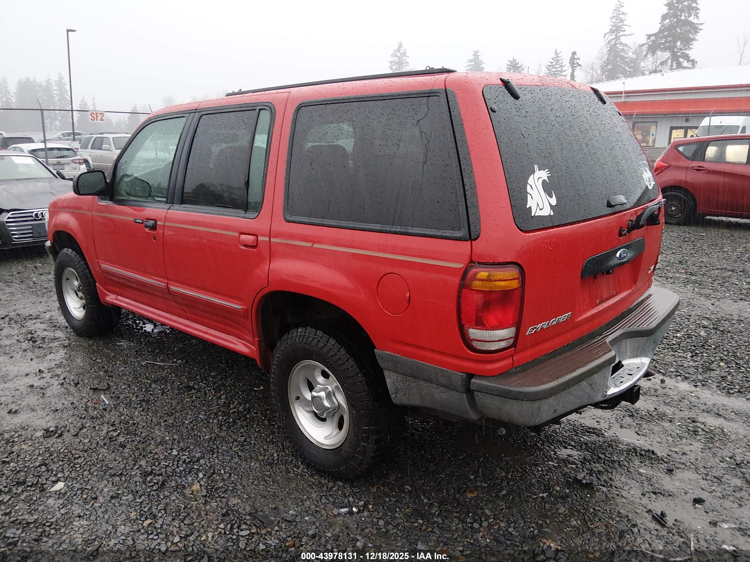 FORD EXPLORER image 3