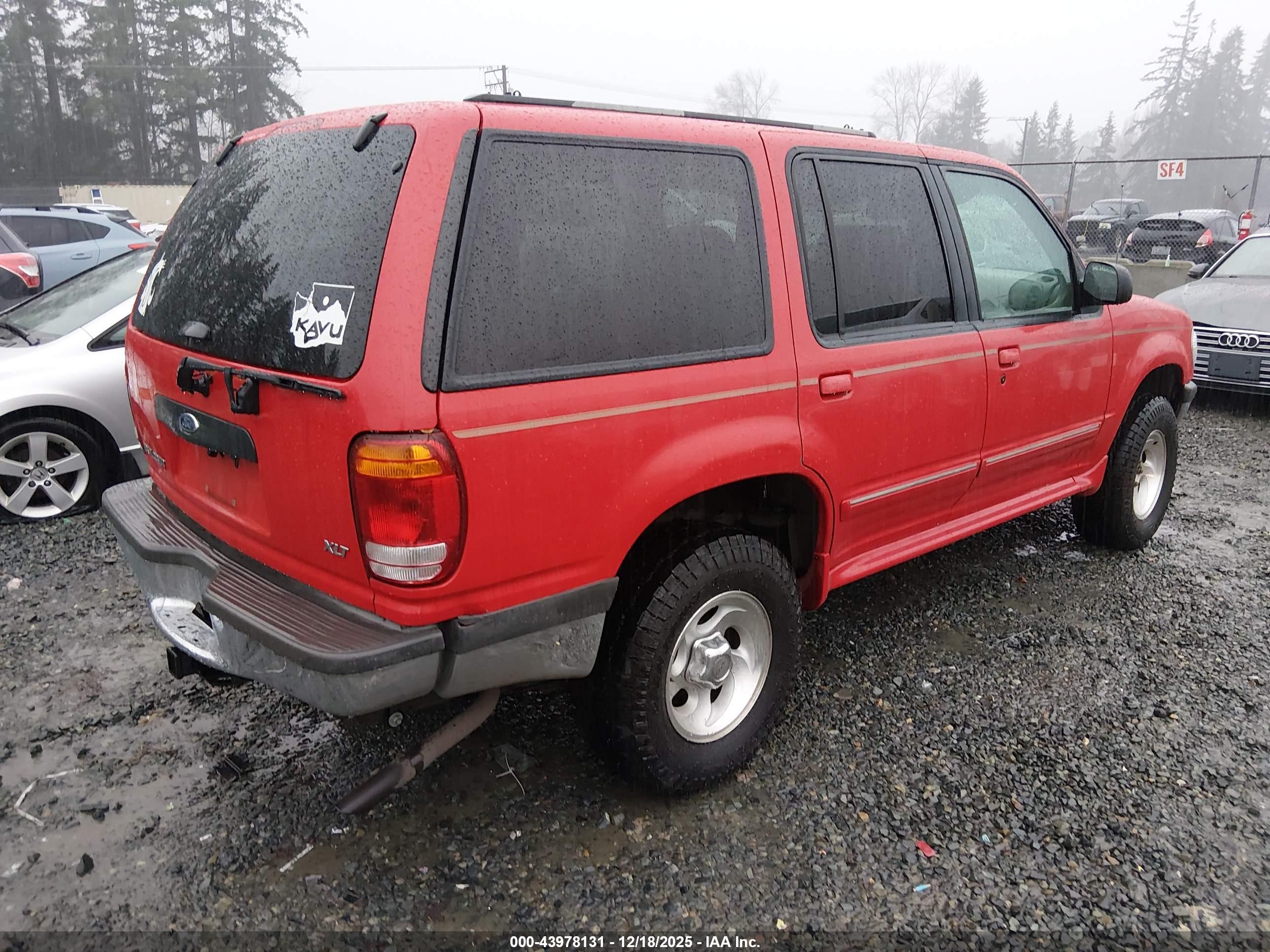 FORD EXPLORER image 4