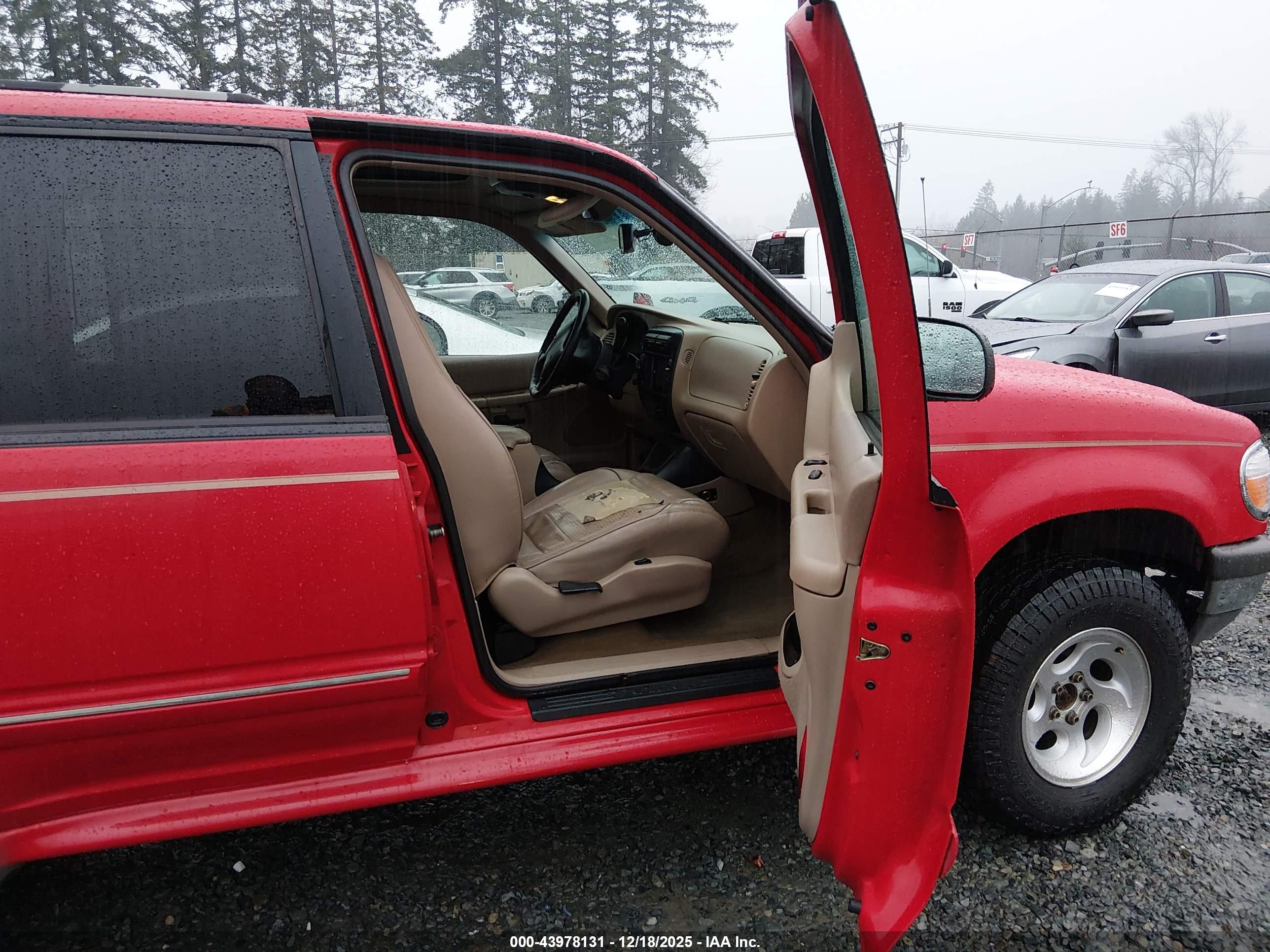 FORD EXPLORER image 5
