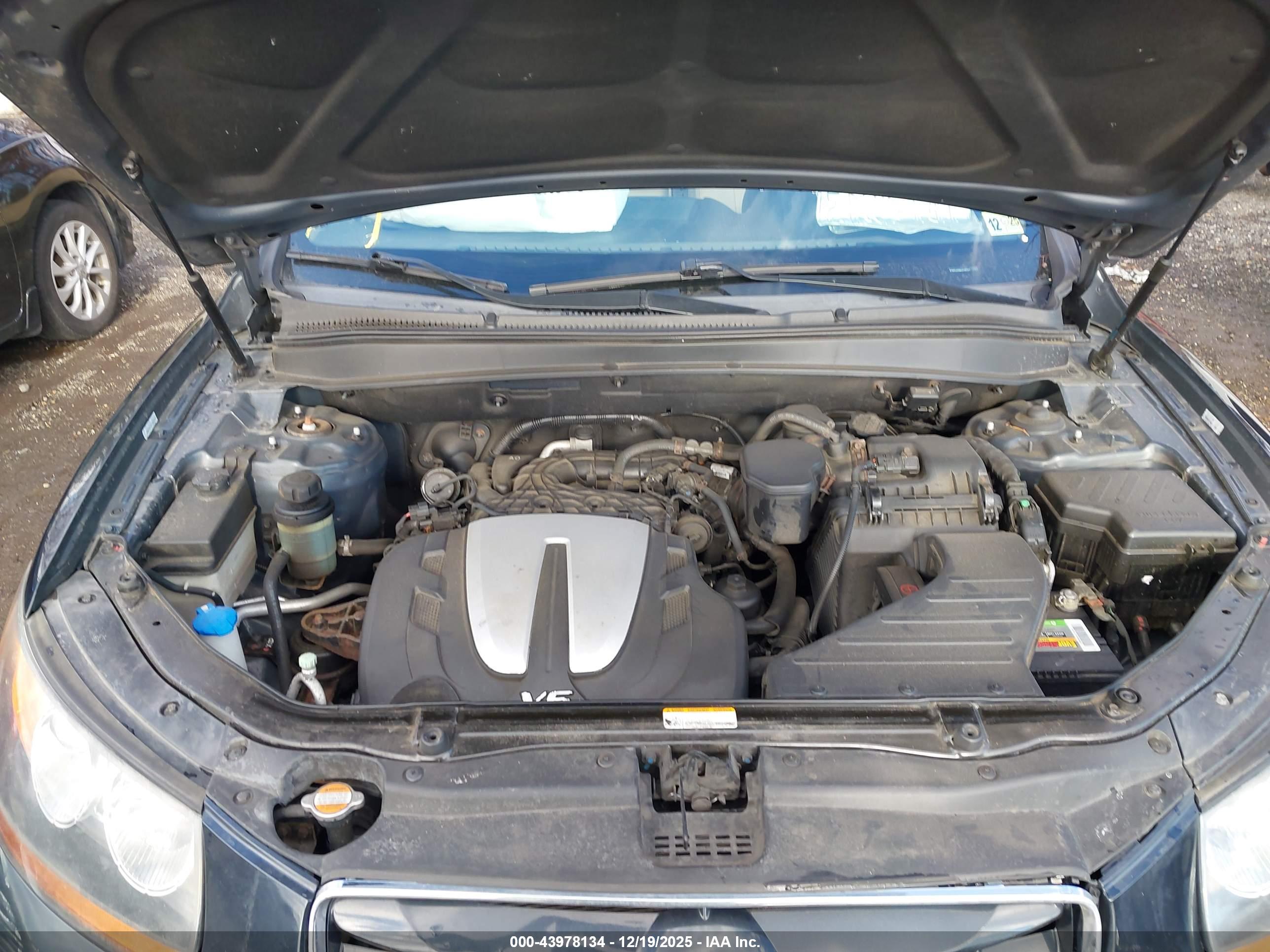 HYUNDAI SANTA image 10