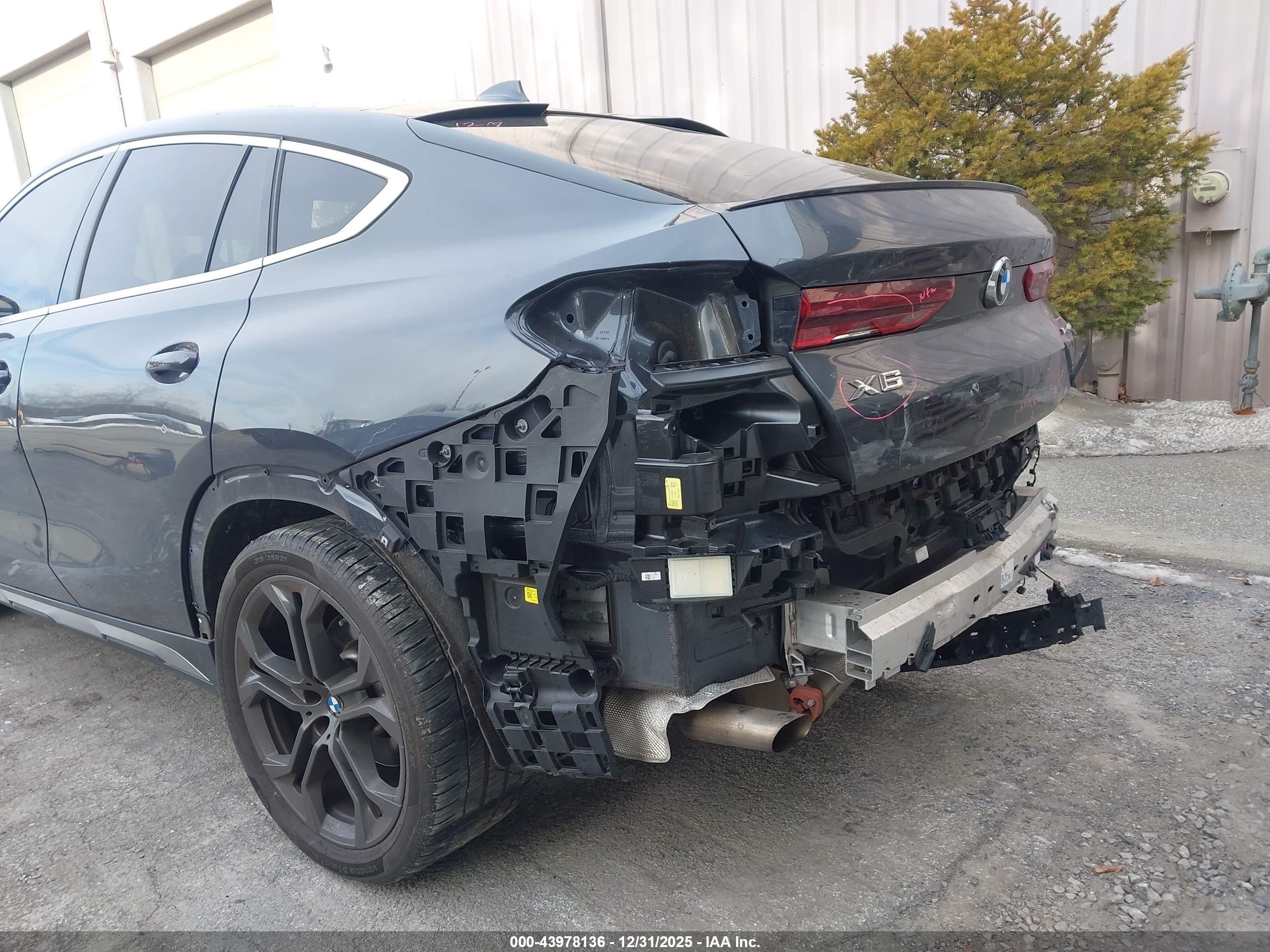 BMW X6 image 6
