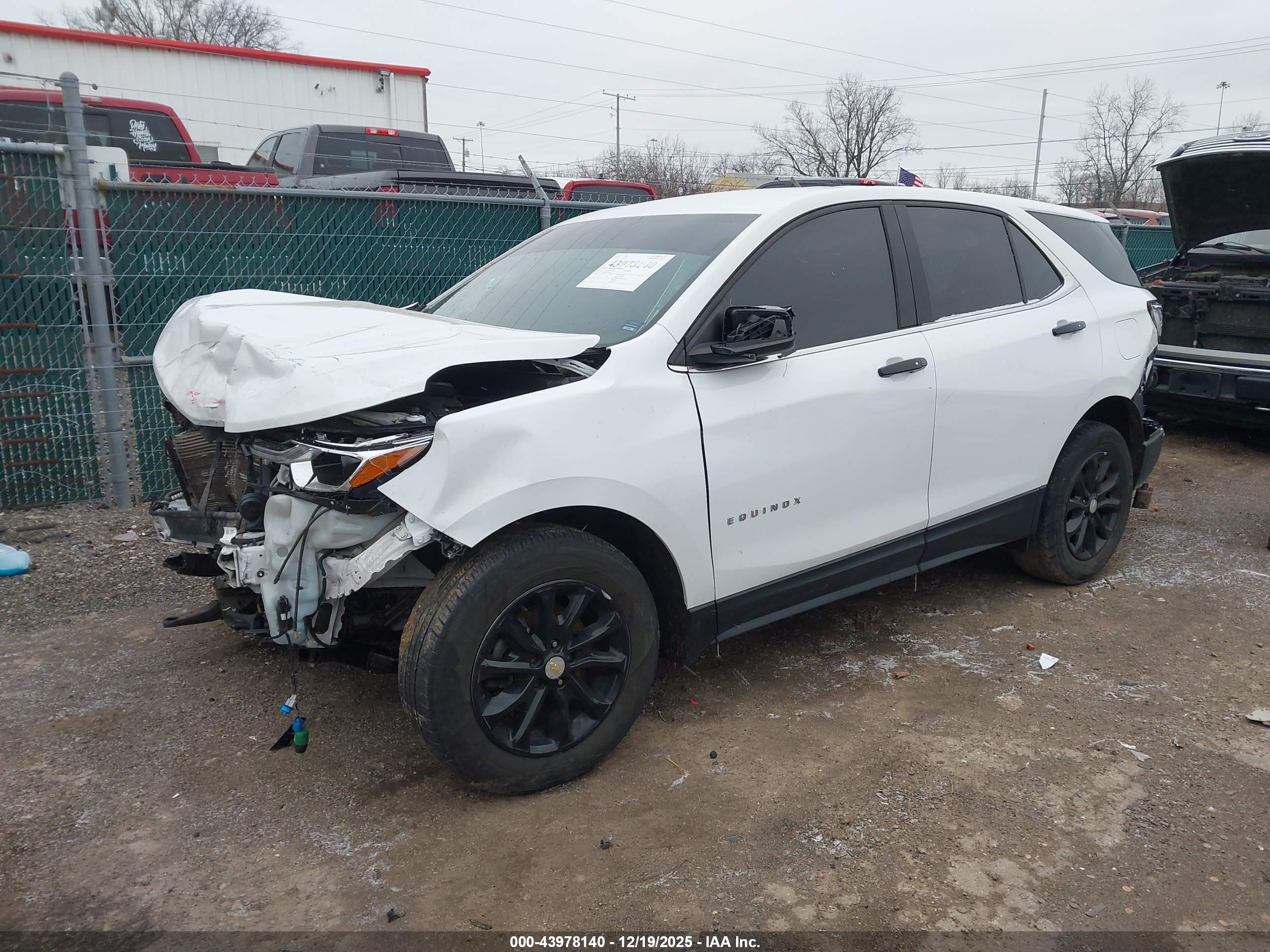 CHEVROLET EQUINOX image 2