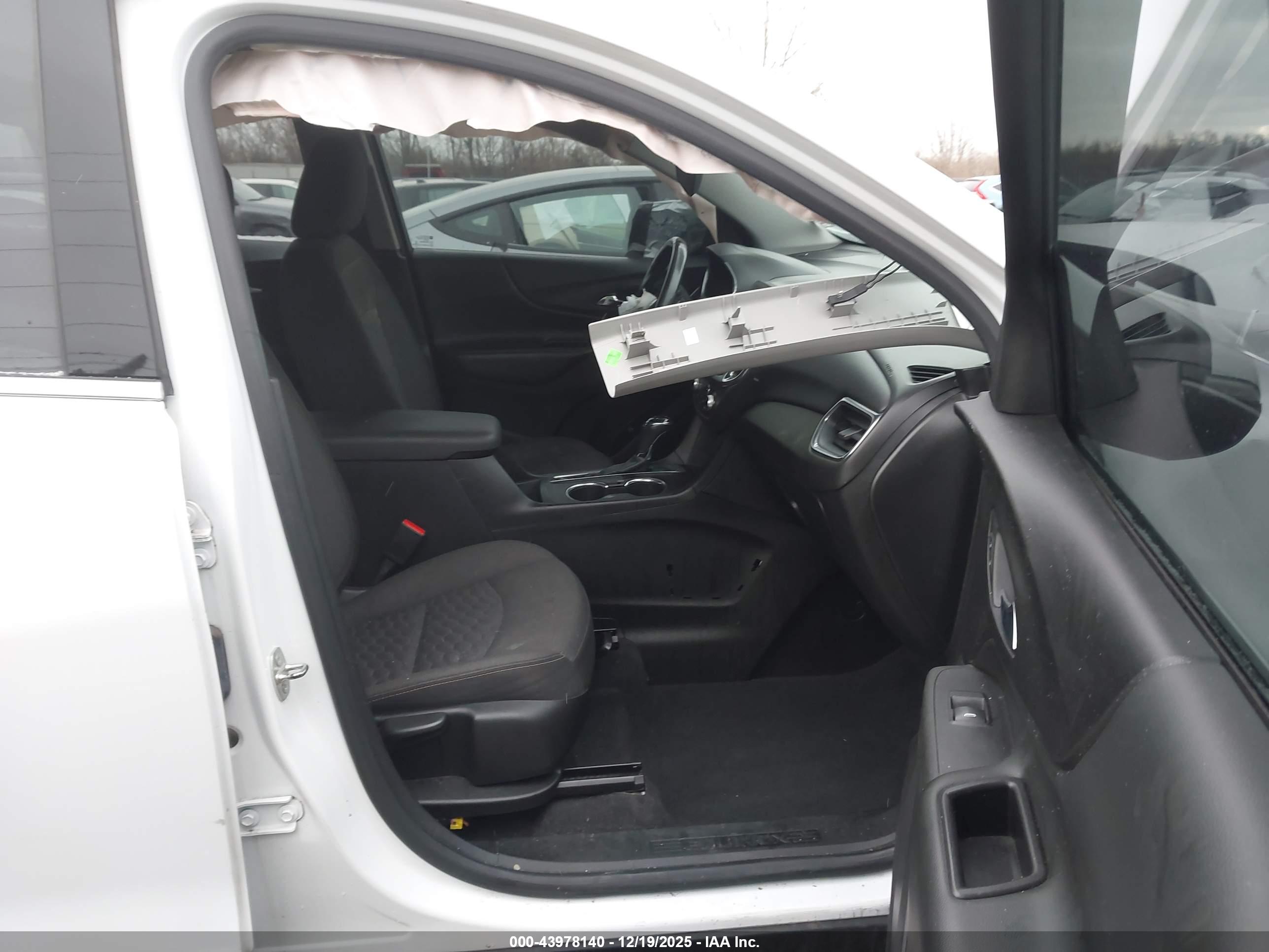 CHEVROLET EQUINOX image 5