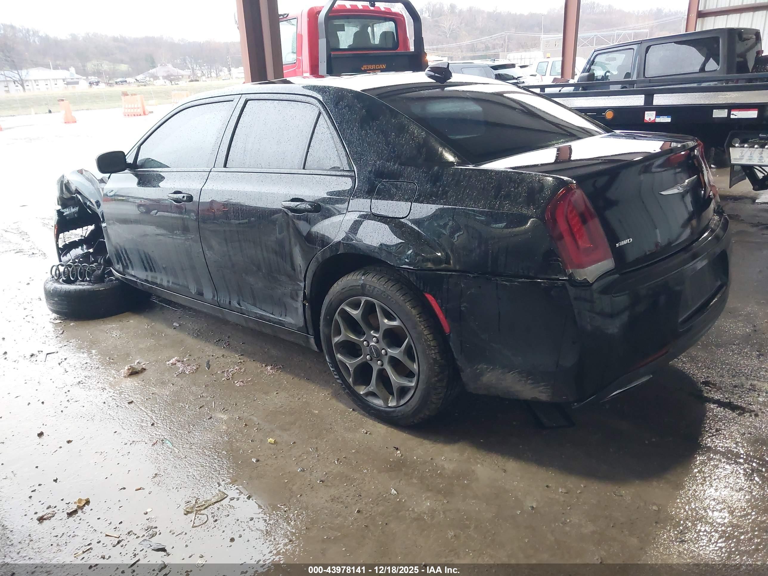 CHRYSLER 300 image 3