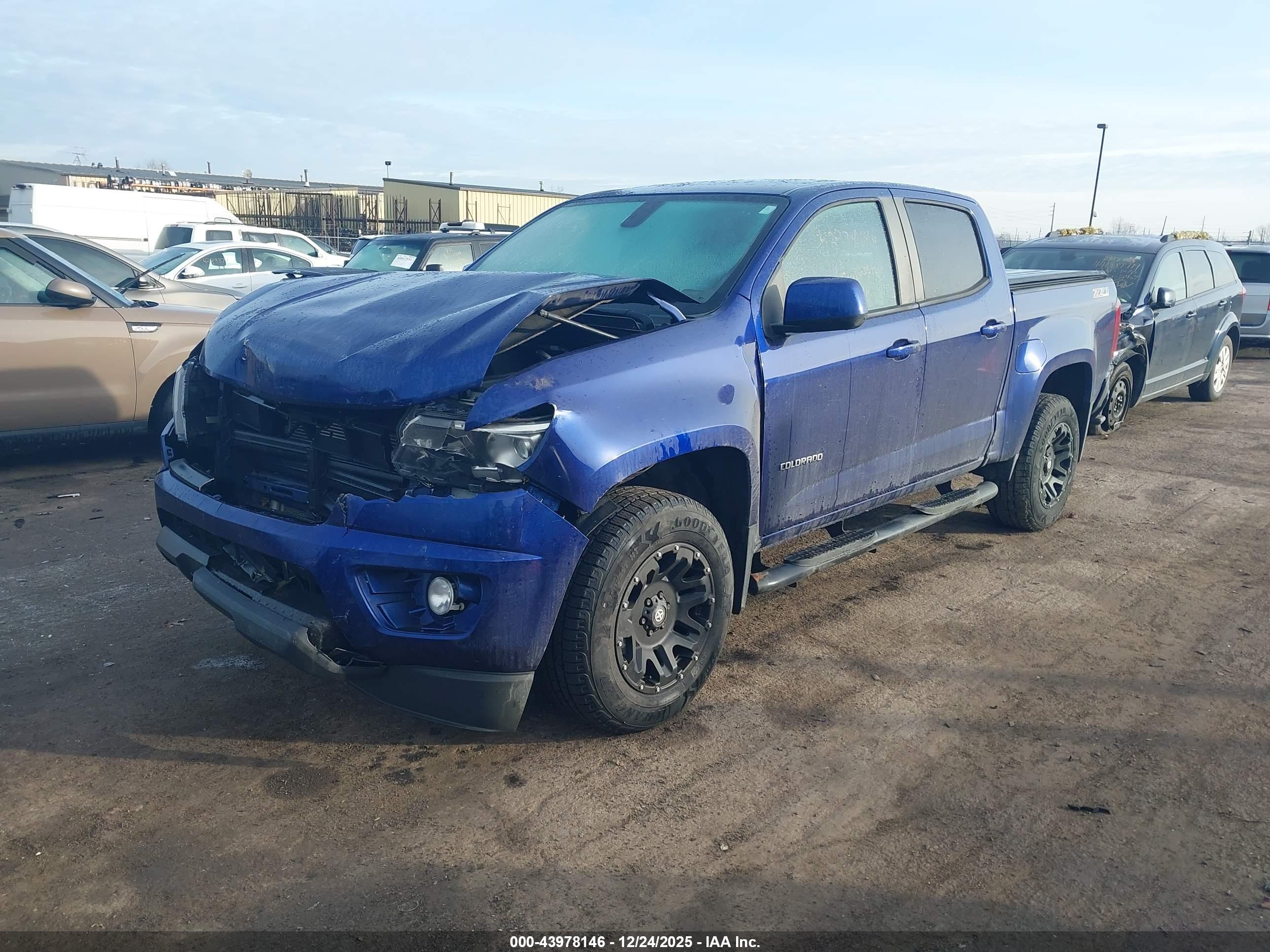 CHEVROLET COLORADO image 2