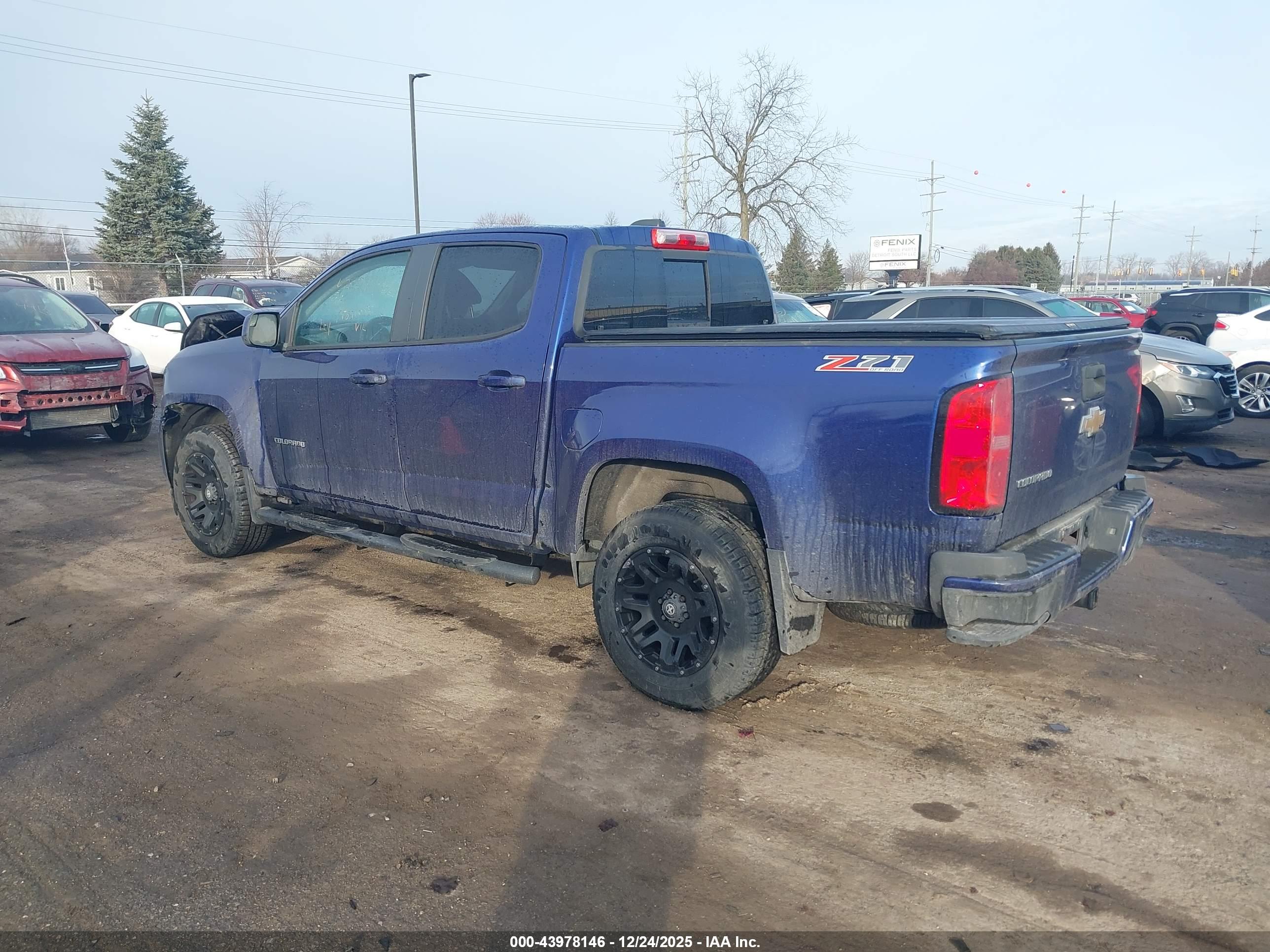 CHEVROLET COLORADO image 3