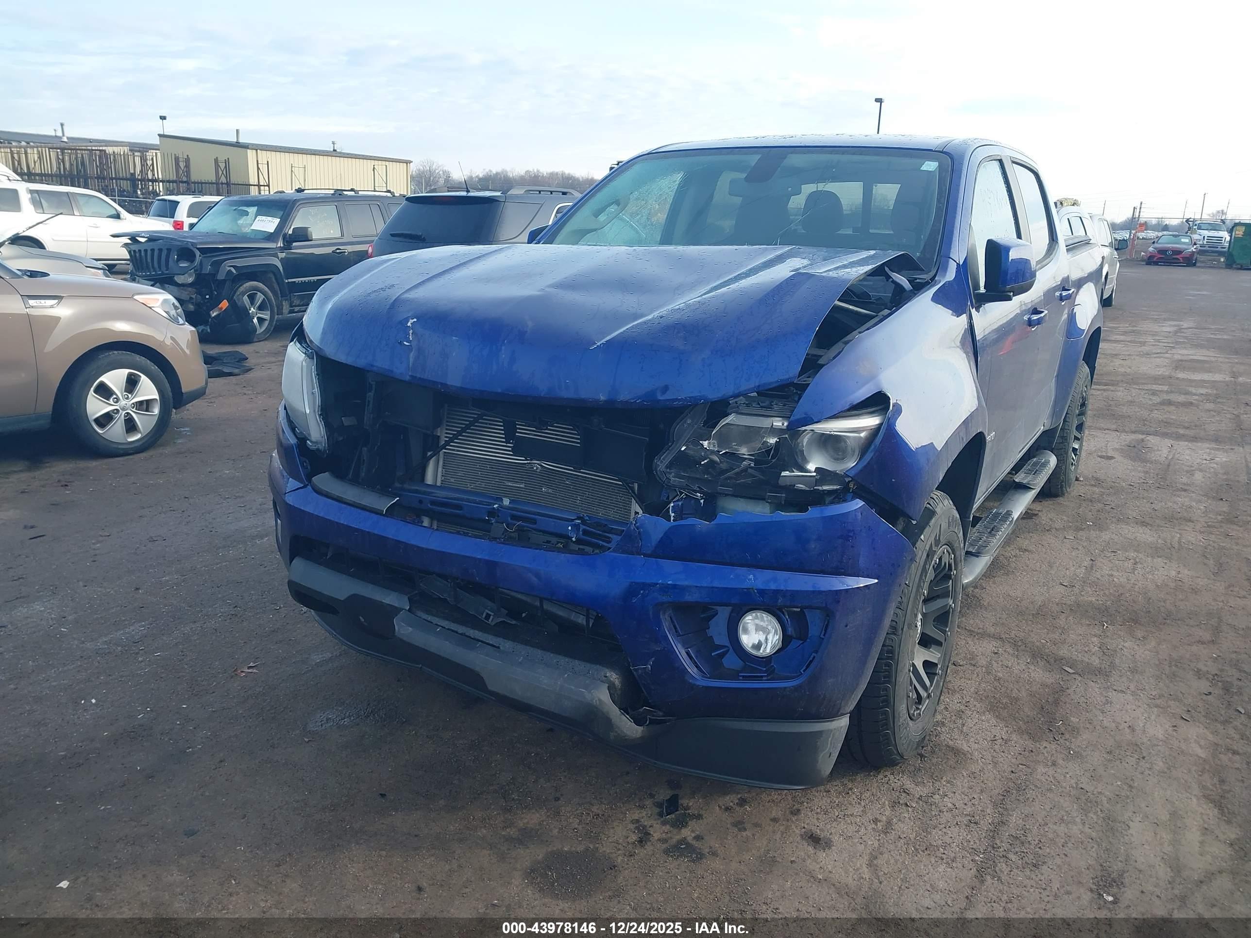 CHEVROLET COLORADO image 6