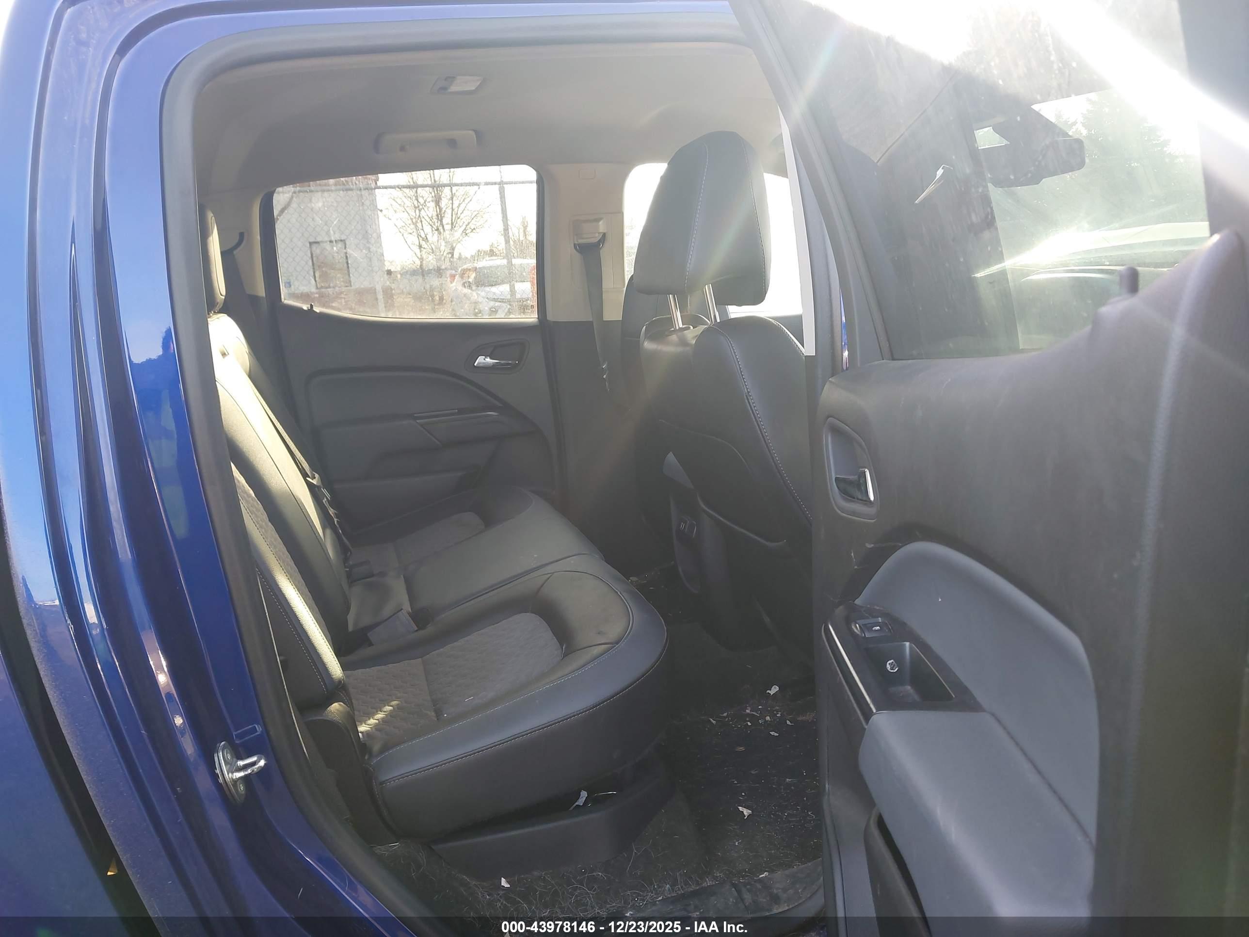 CHEVROLET COLORADO image 8
