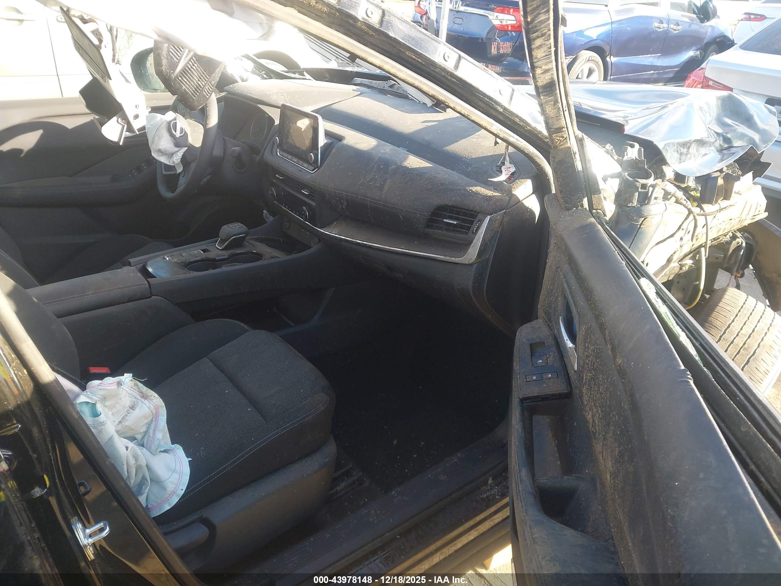 NISSAN ROGUE image 5