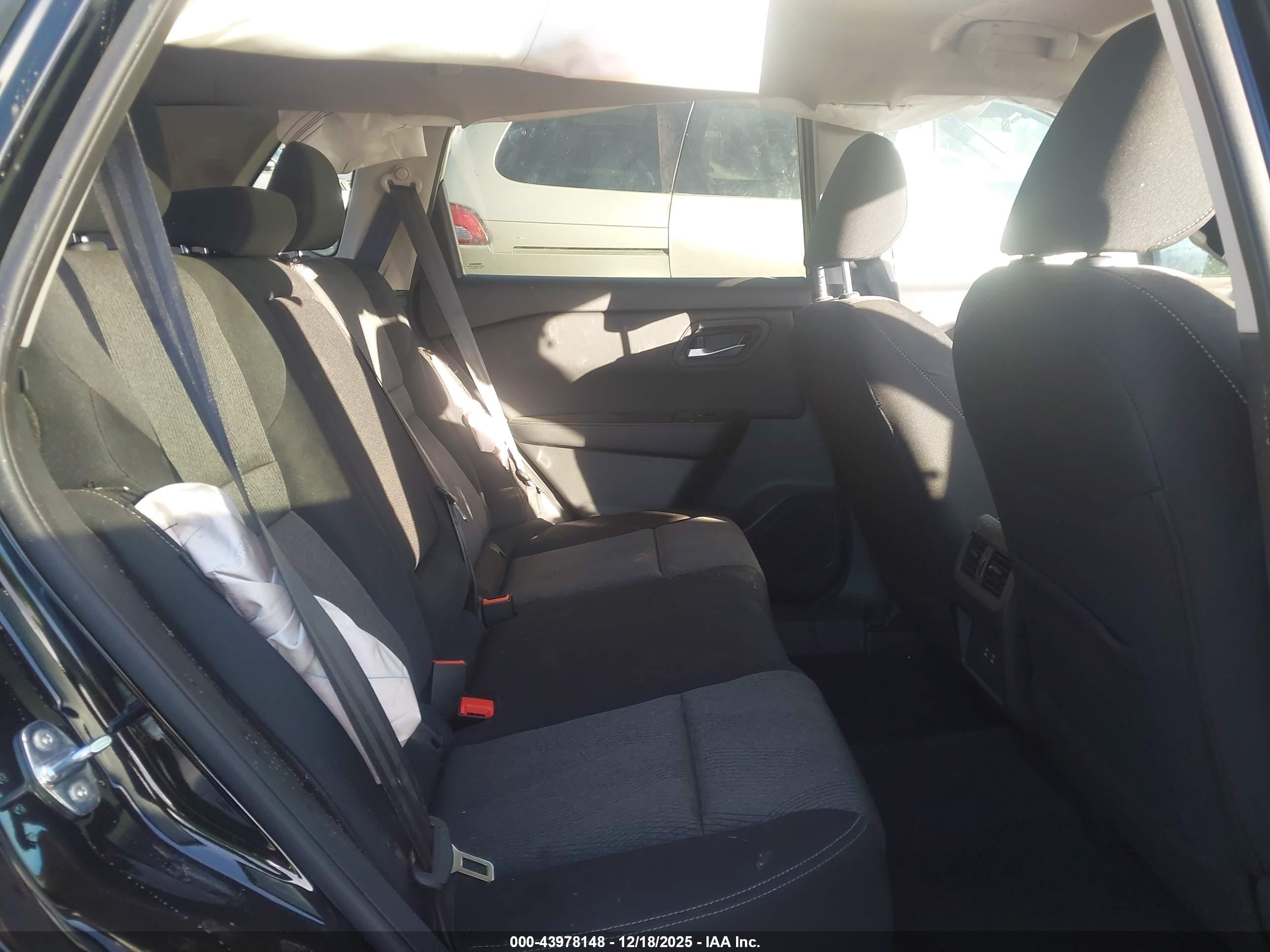 NISSAN ROGUE image 8