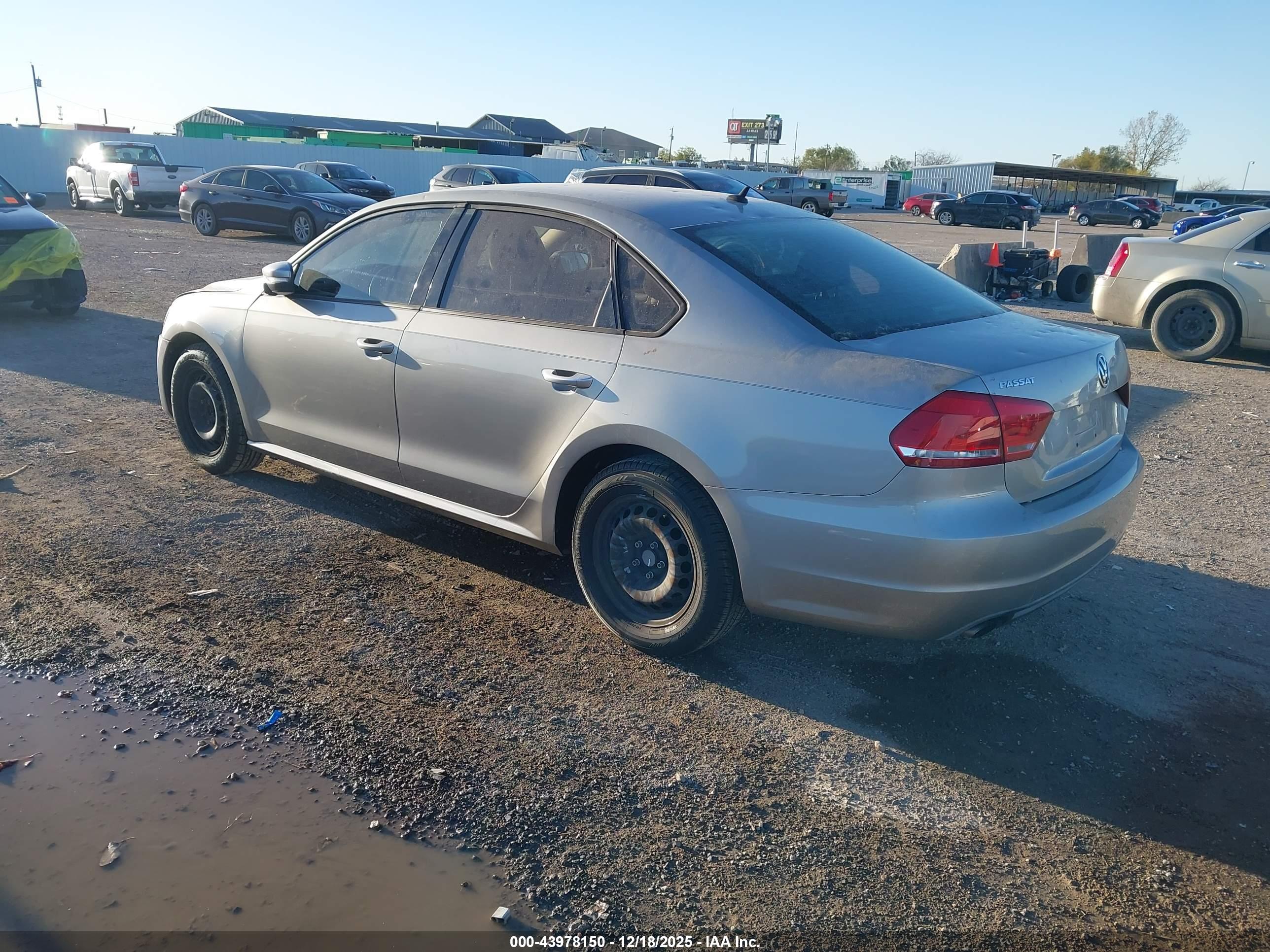 VOLKSWAGEN PASSAT image 3