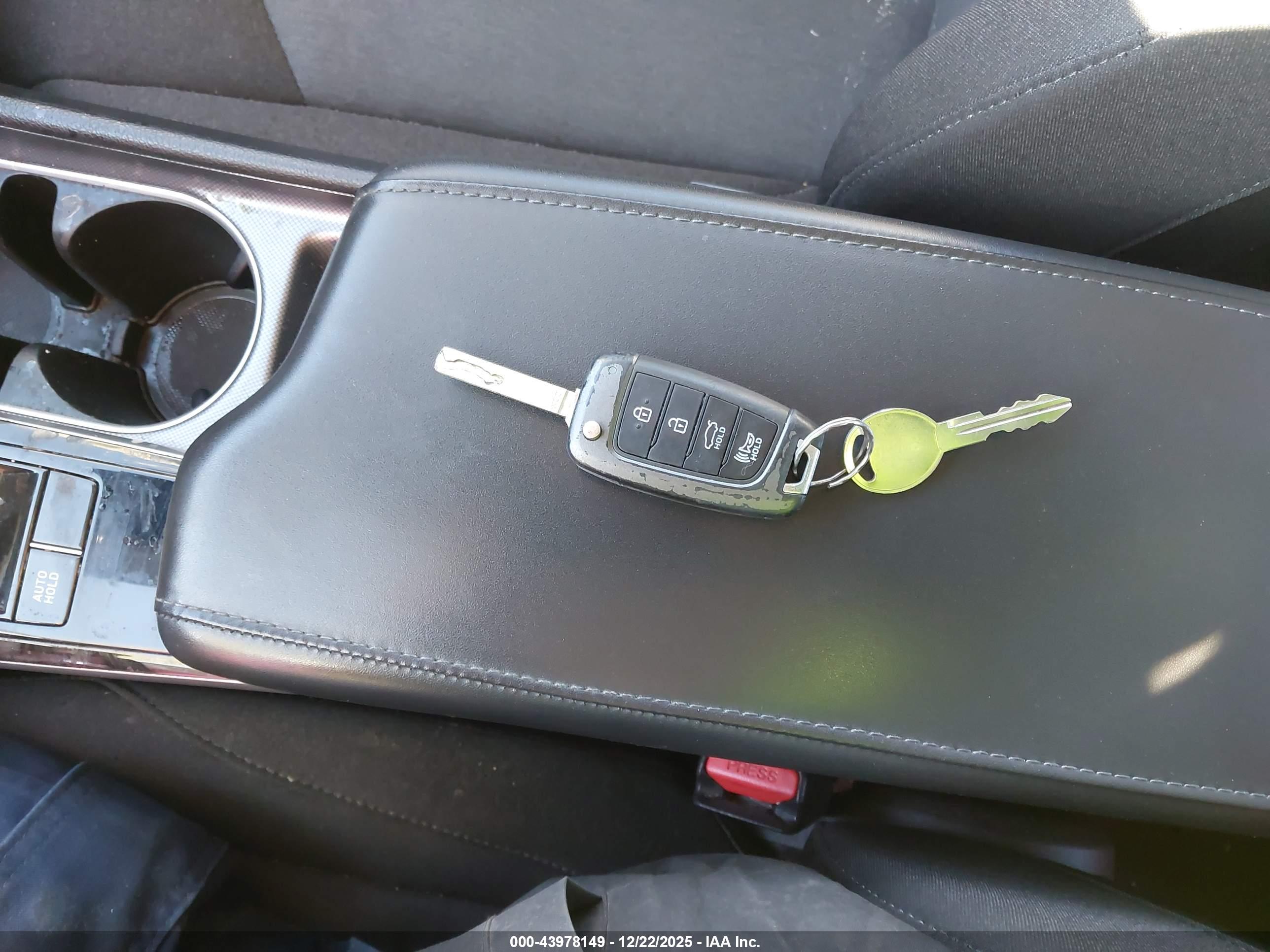 HYUNDAI SONATA image 11