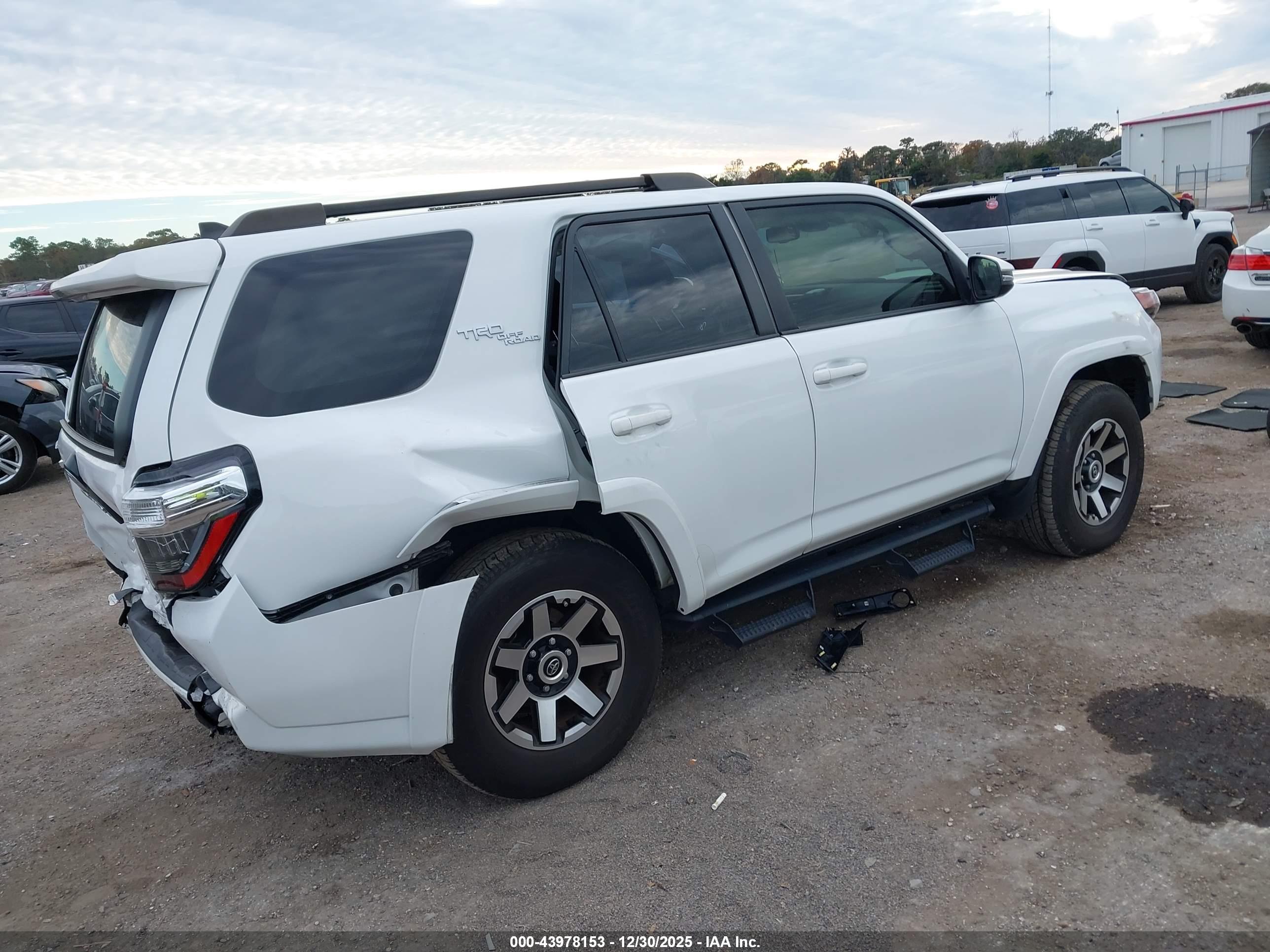 TOYOTA 4RUNNER image 4