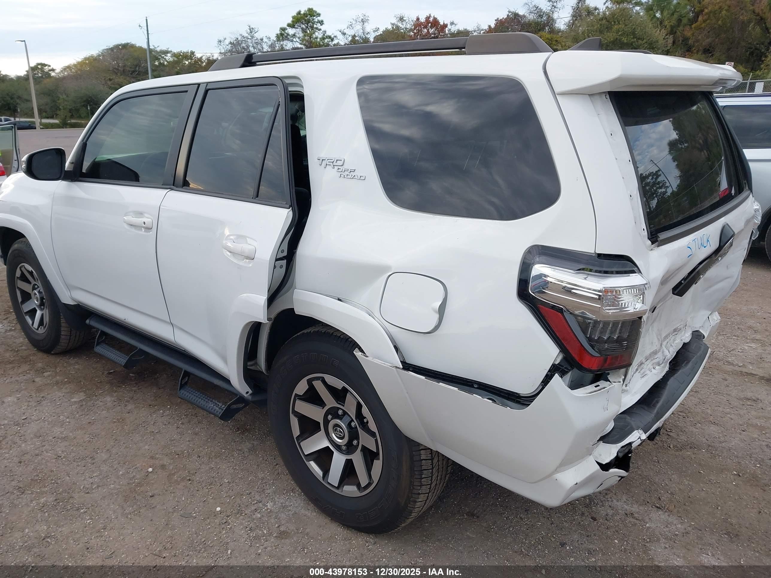 TOYOTA 4RUNNER image 6