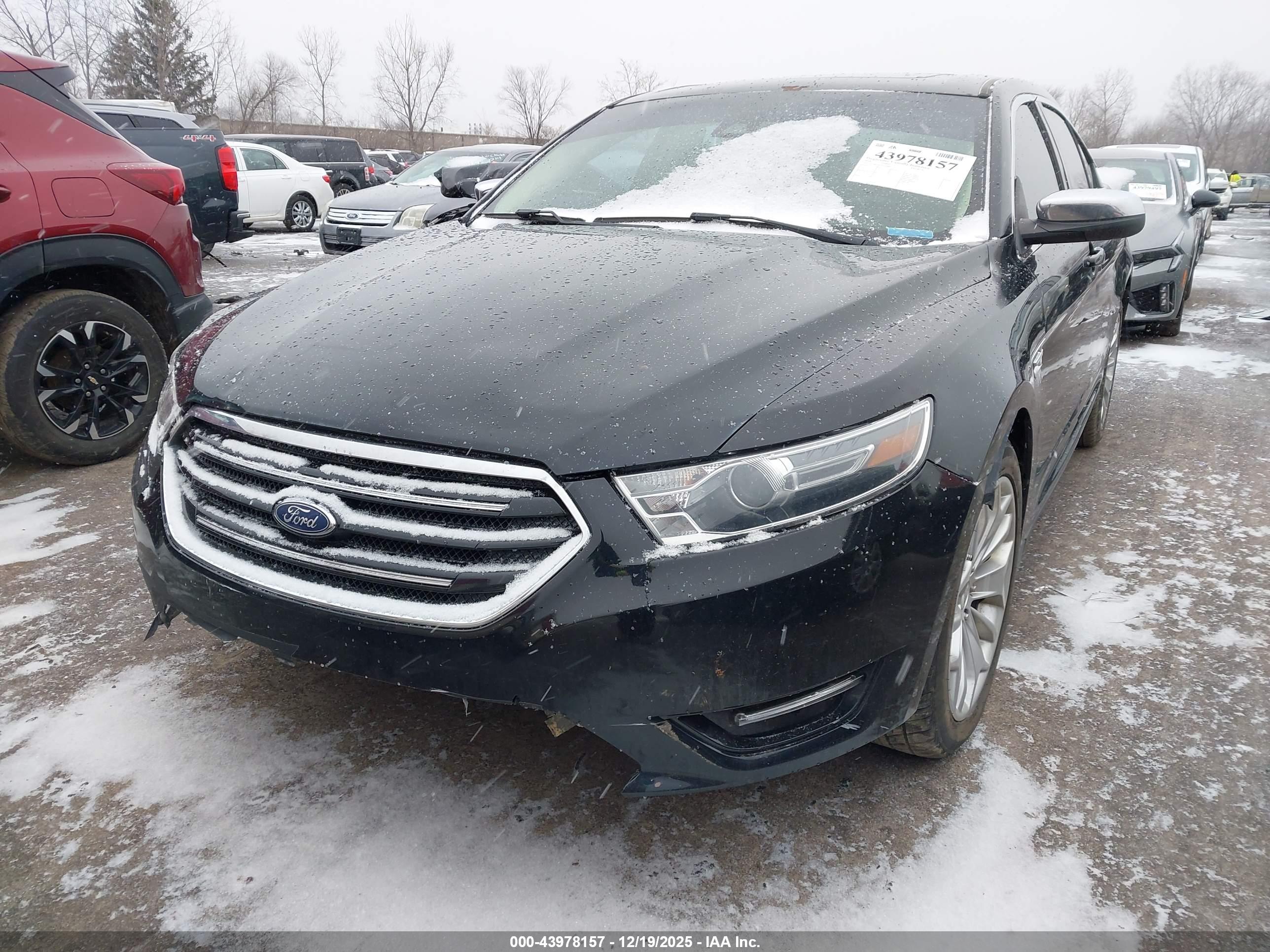 FORD TAURUS image 2