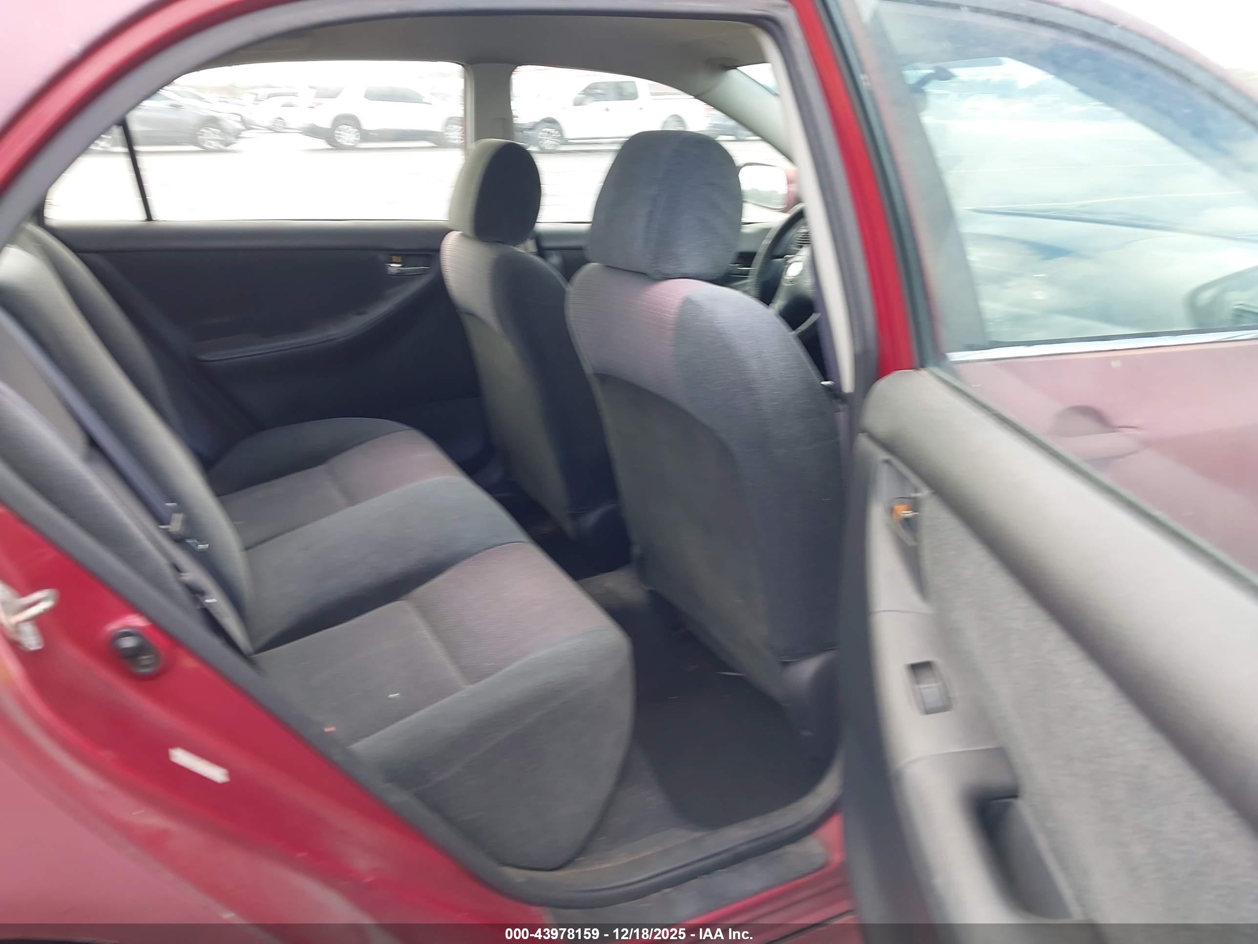 TOYOTA COROLLA image 8