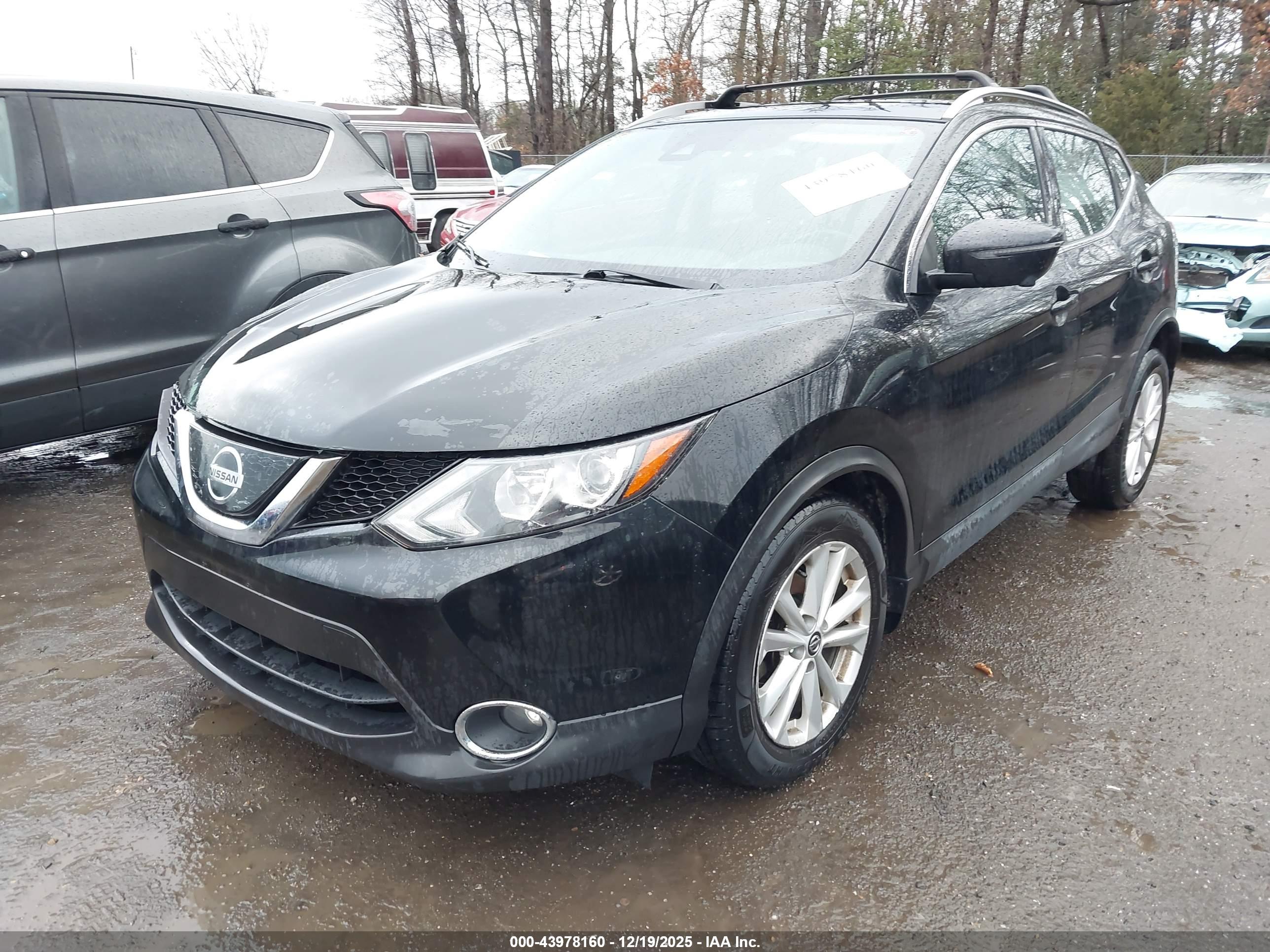 NISSAN ROGUE image 2