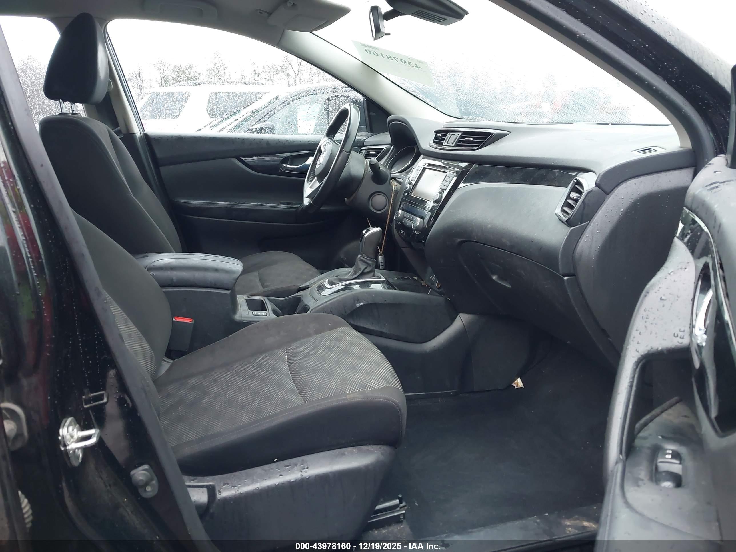 NISSAN ROGUE image 5