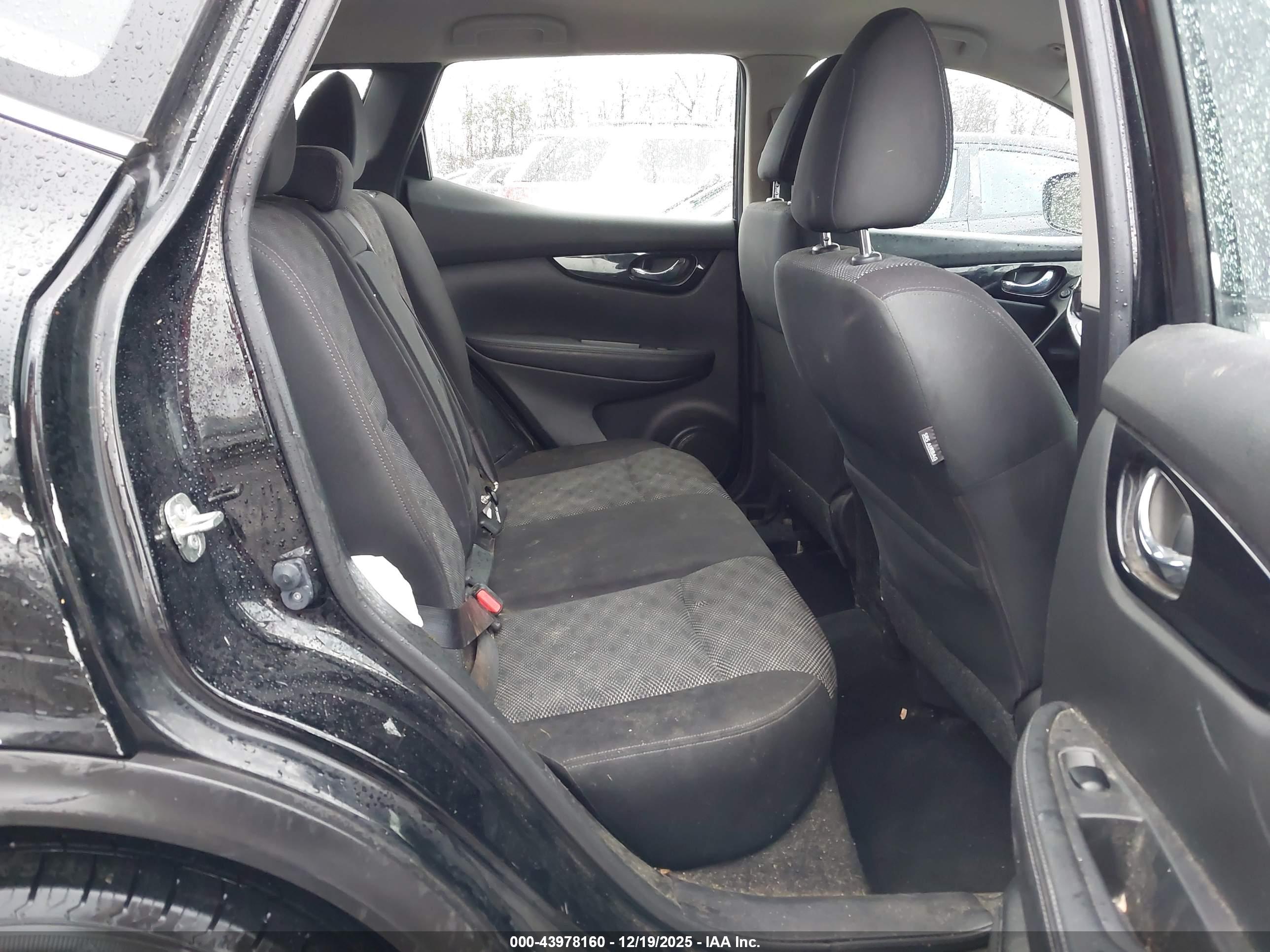 NISSAN ROGUE image 8