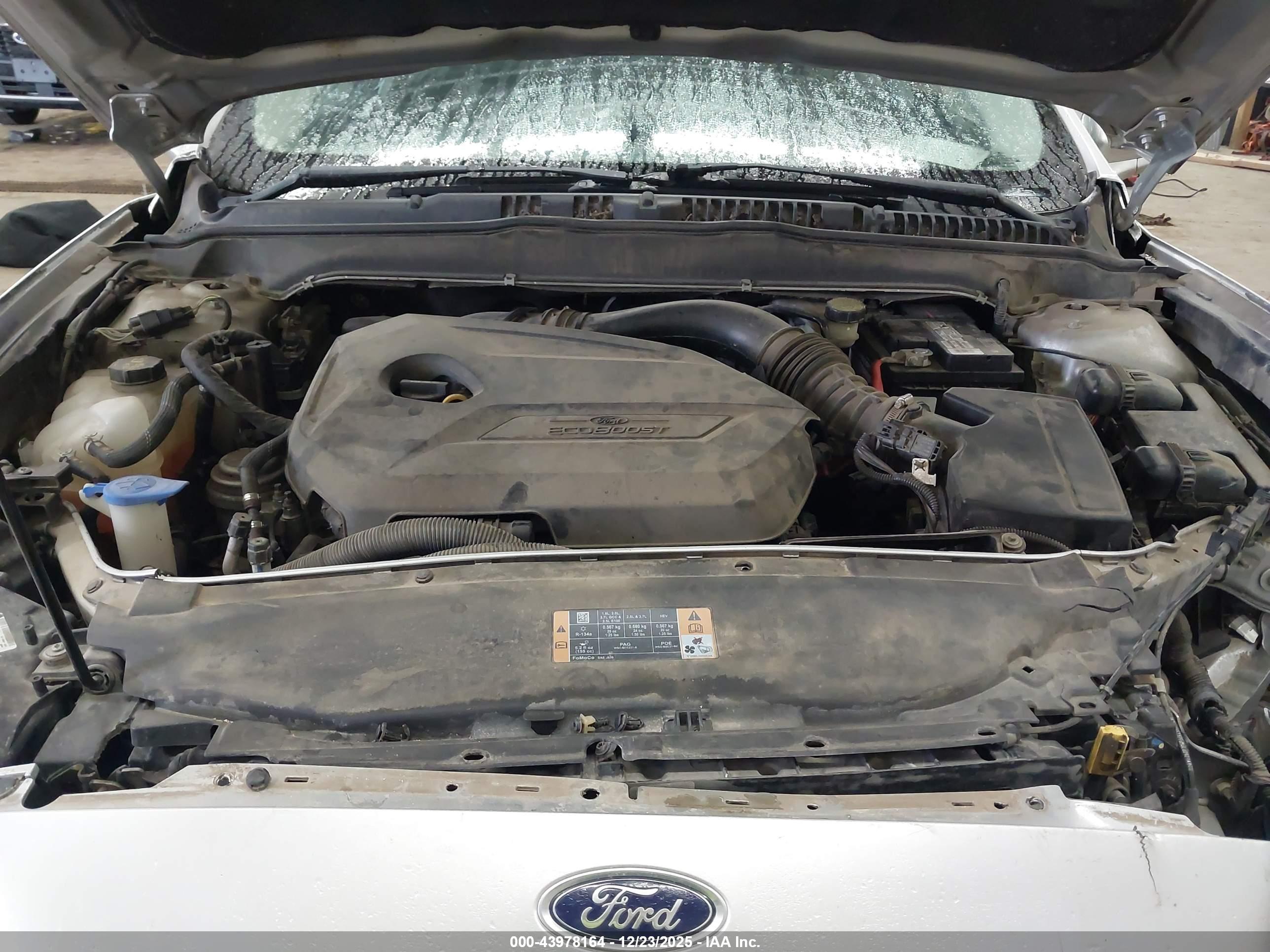 FORD FUSION image 10