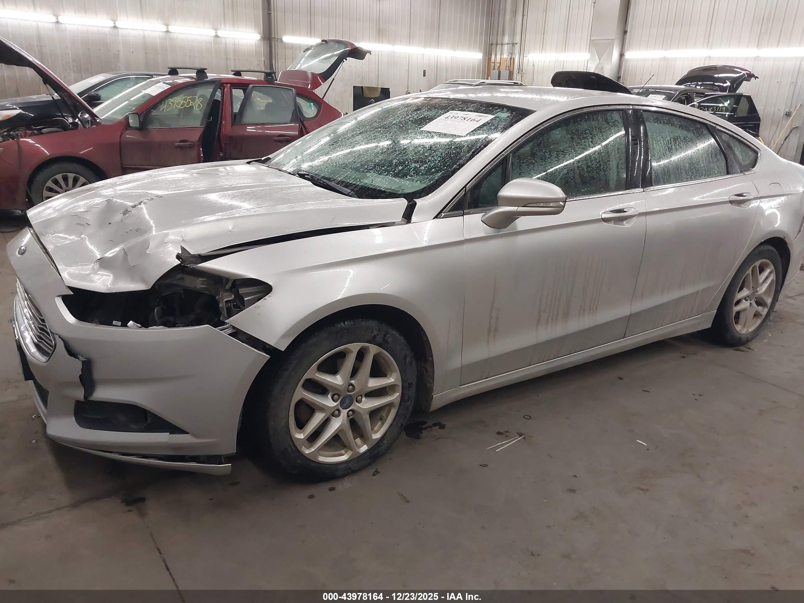 FORD FUSION image 2