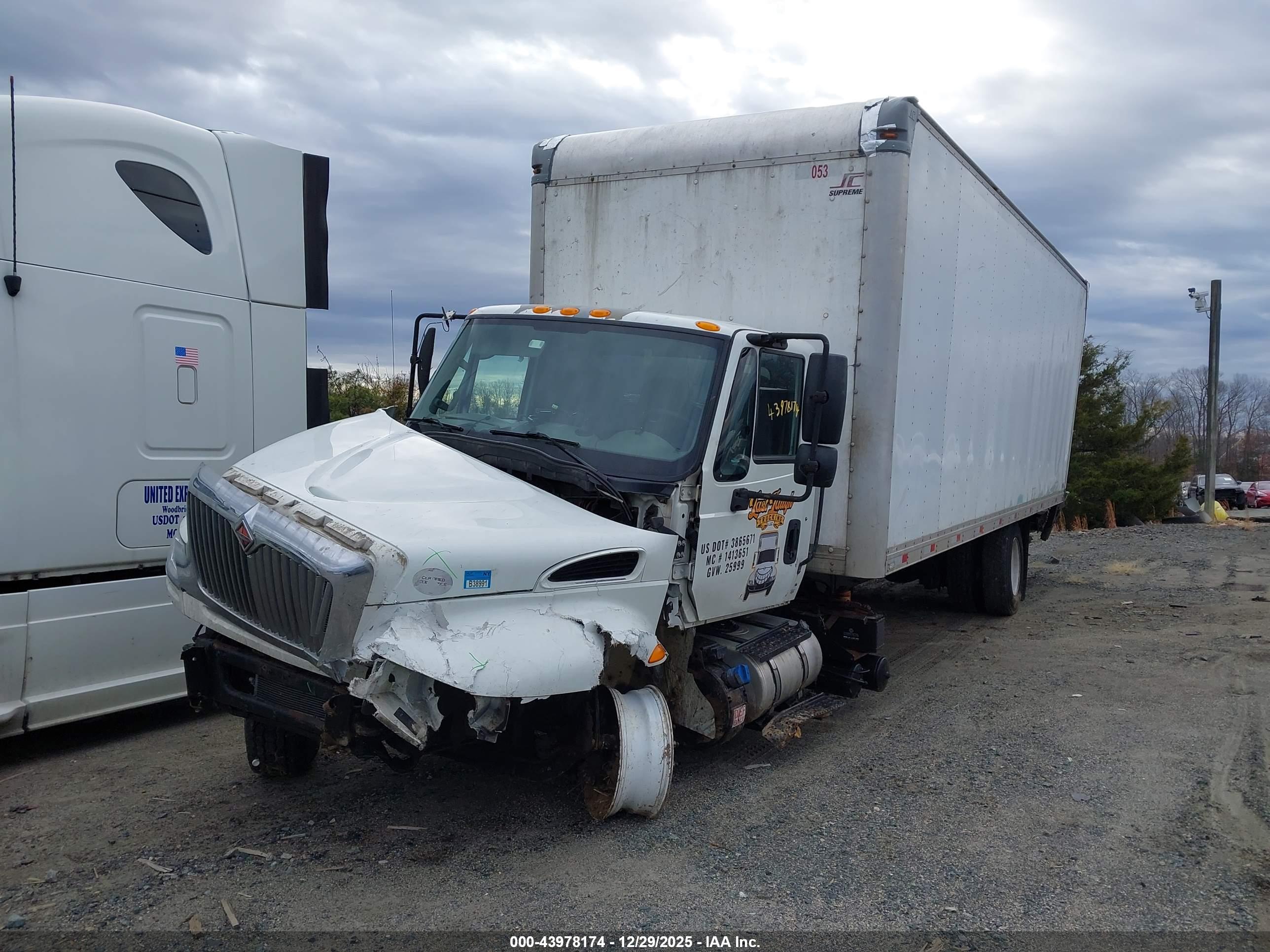 INTERNATIONAL 4000 image 2