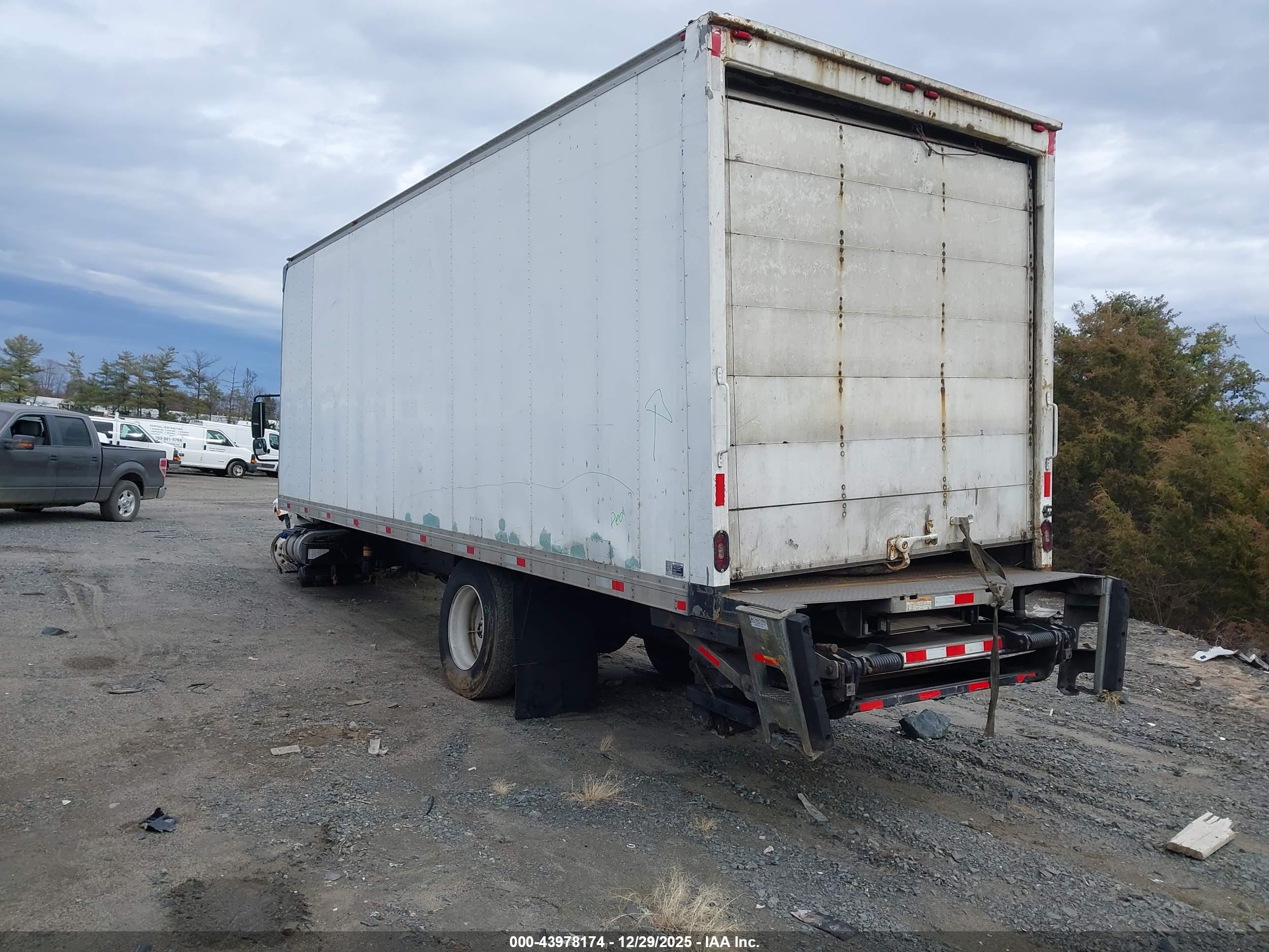 INTERNATIONAL 4000 image 3