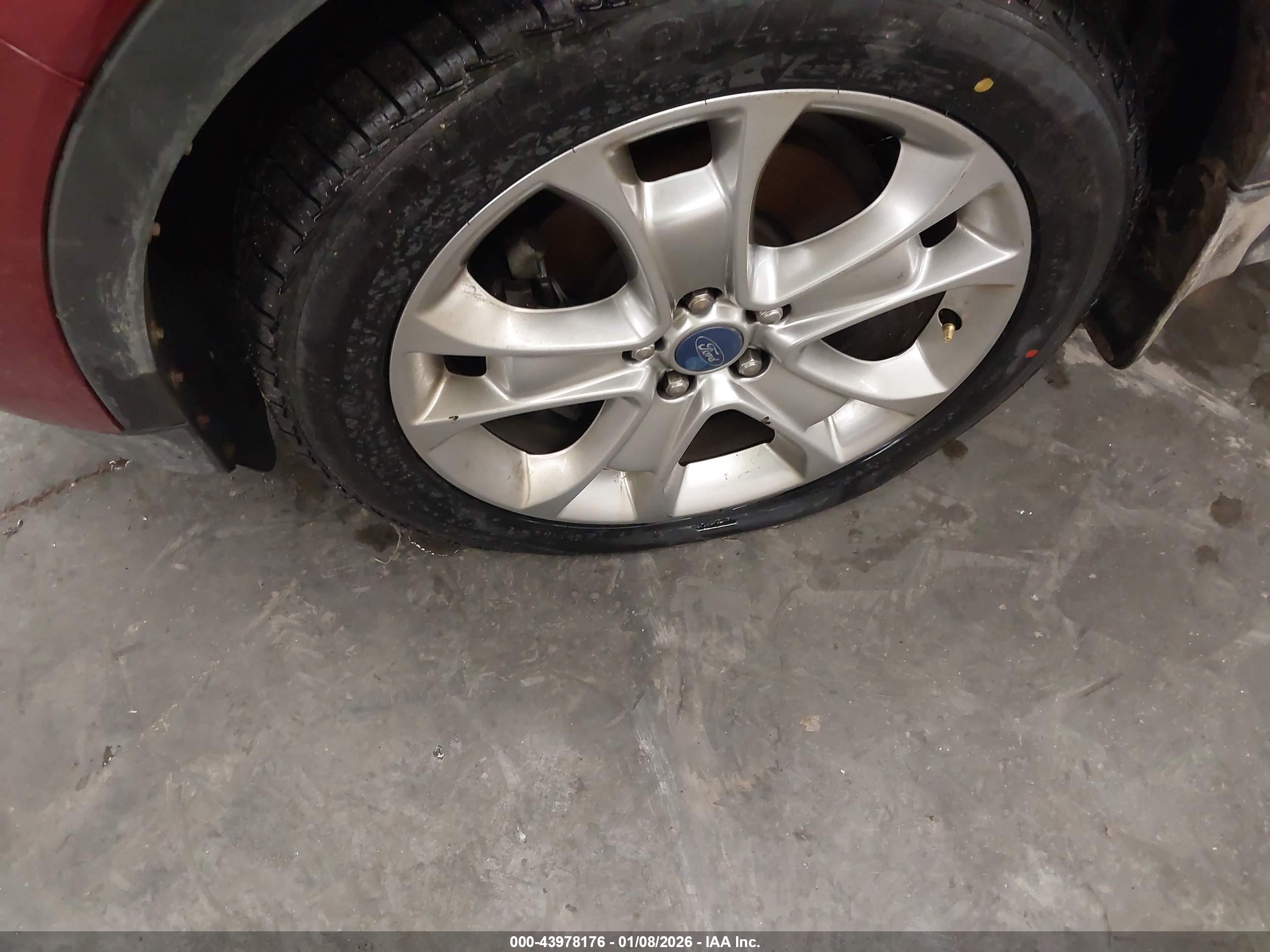 FORD ESCAPE image 6