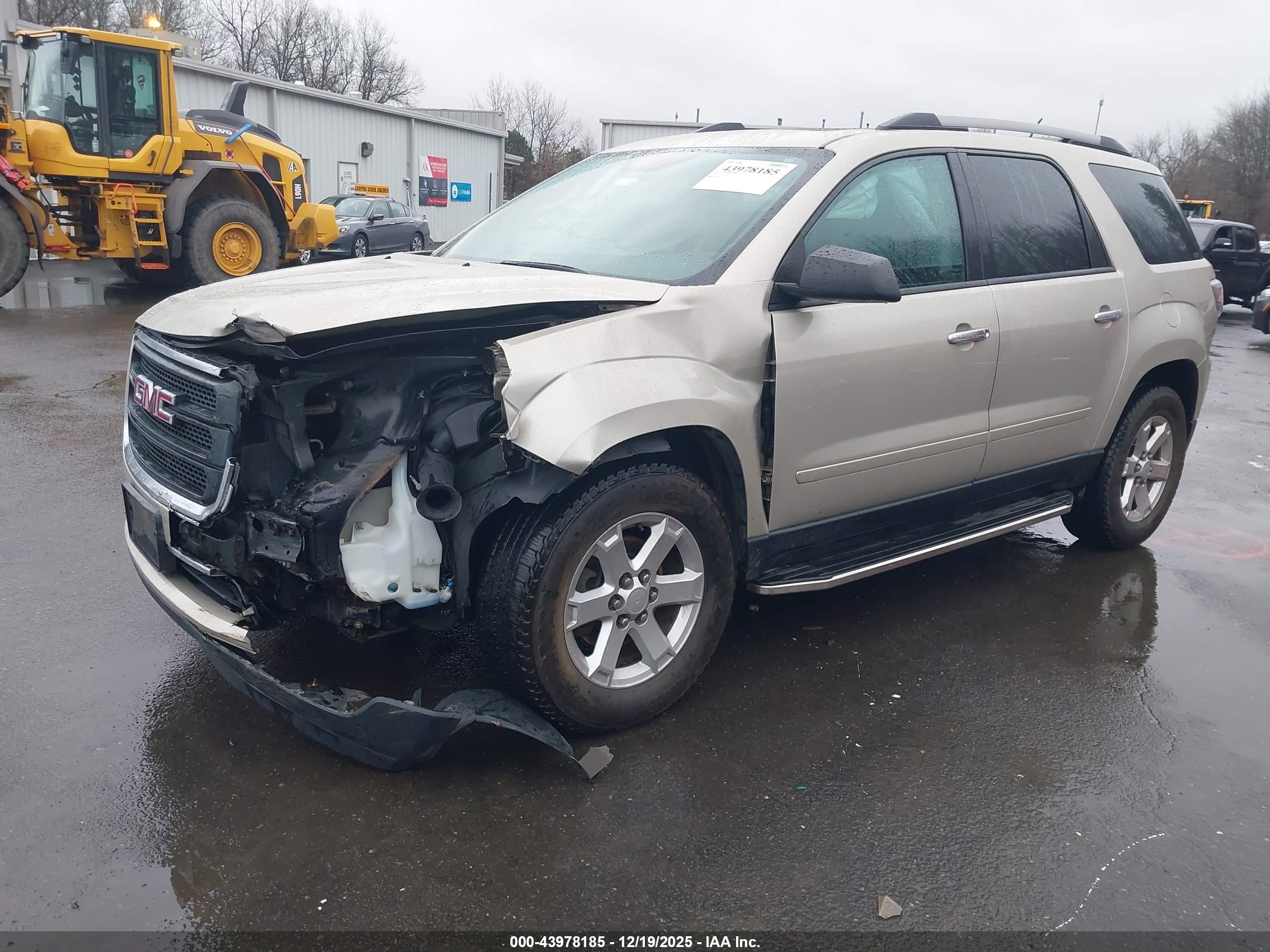 GMC ACADIA image 2