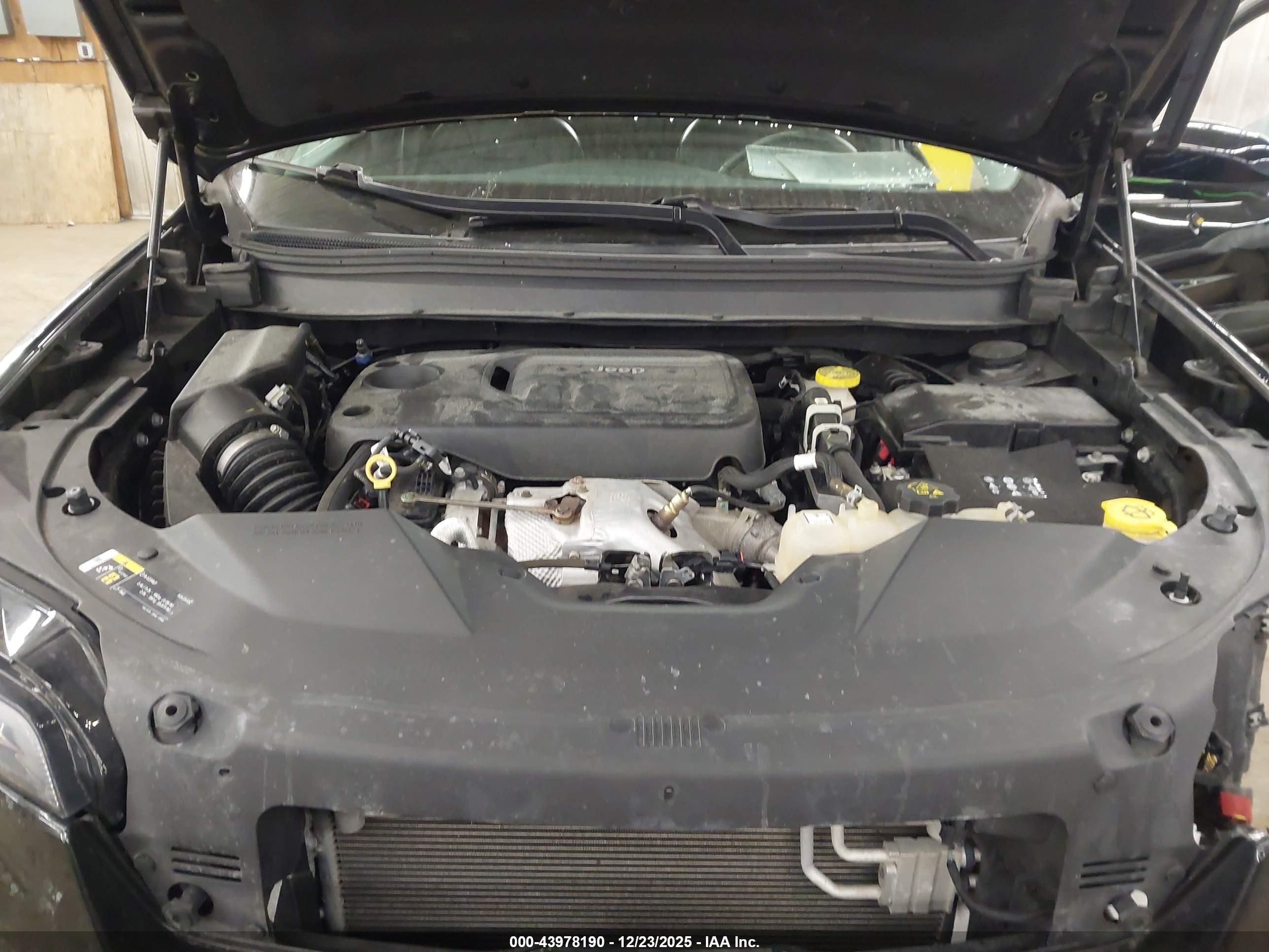 JEEP CHEROKEE image 10
