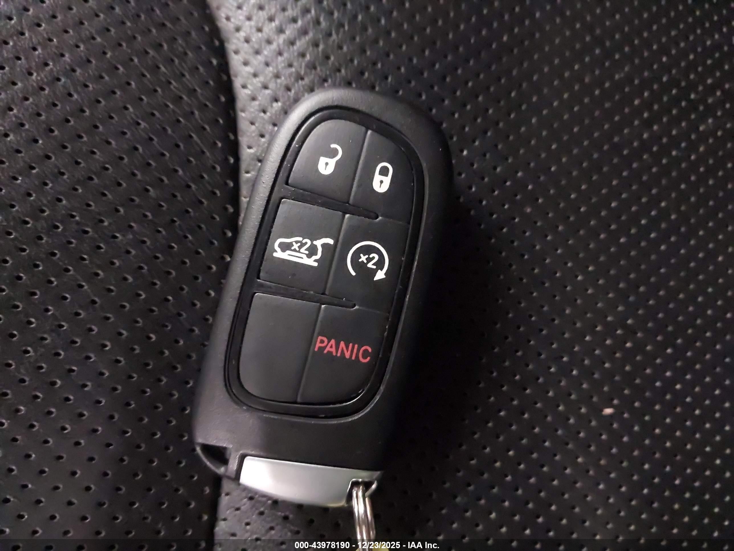 JEEP CHEROKEE image 11