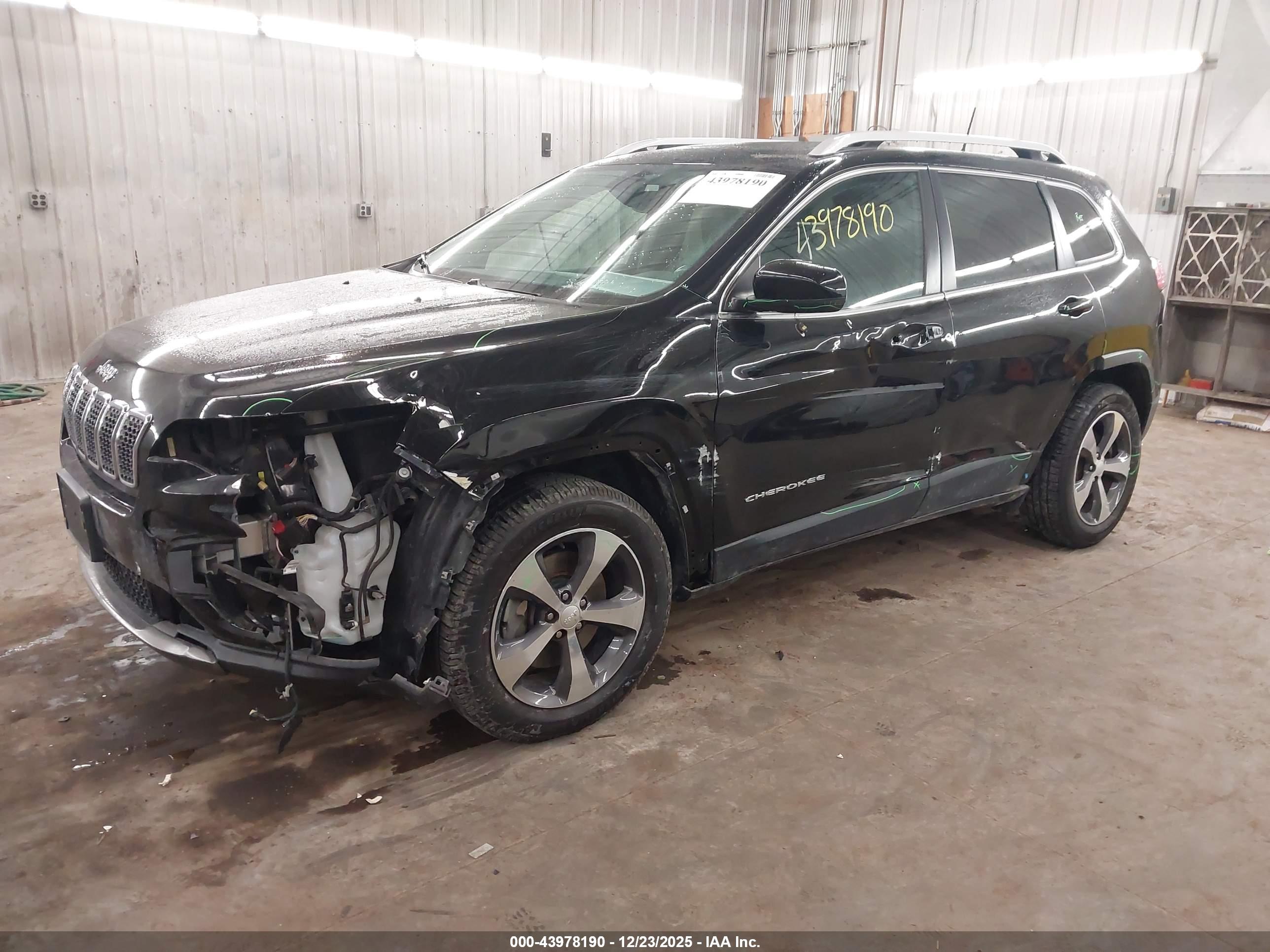 JEEP CHEROKEE image 2