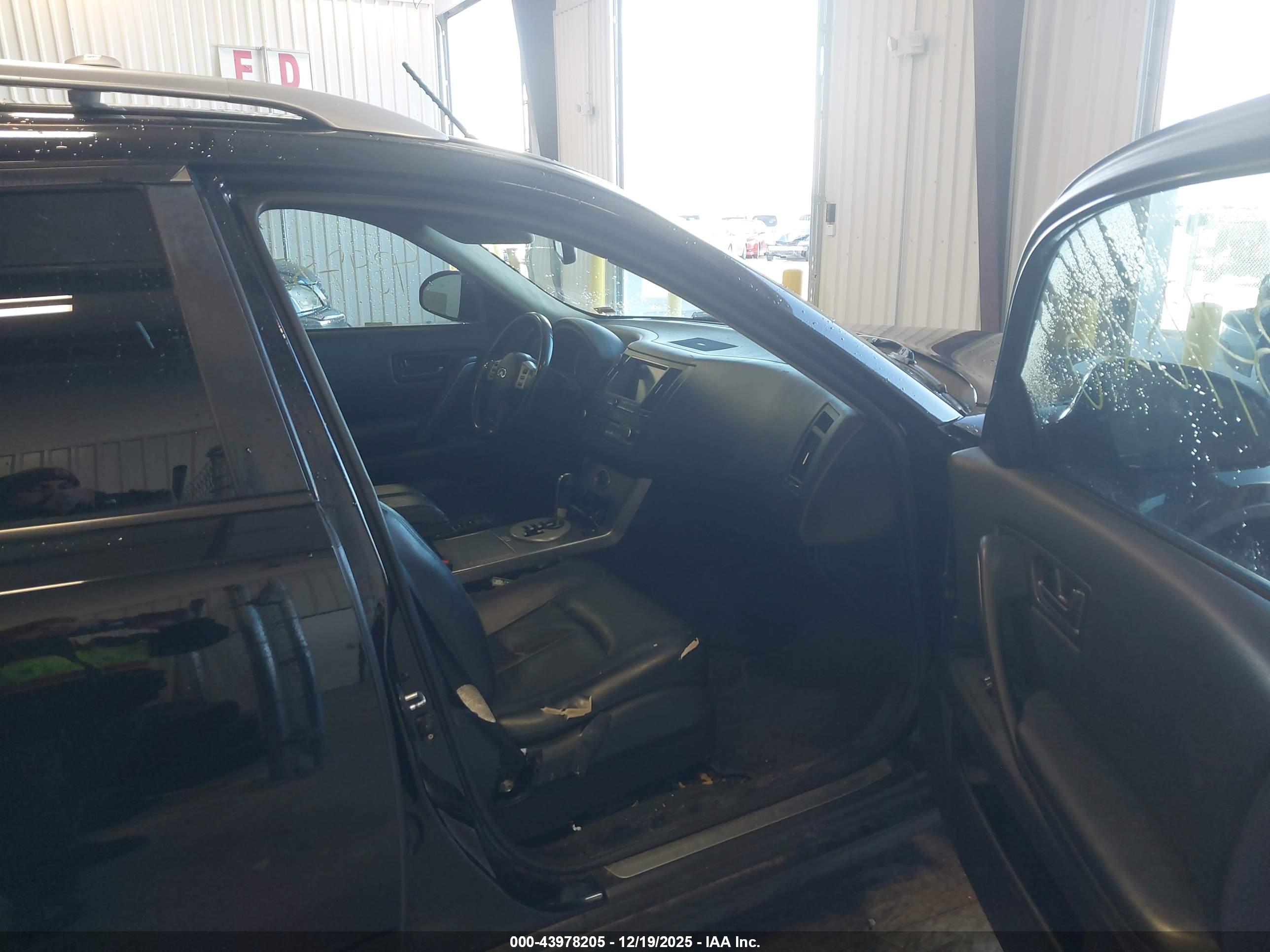 INFINITI FX35 image 5