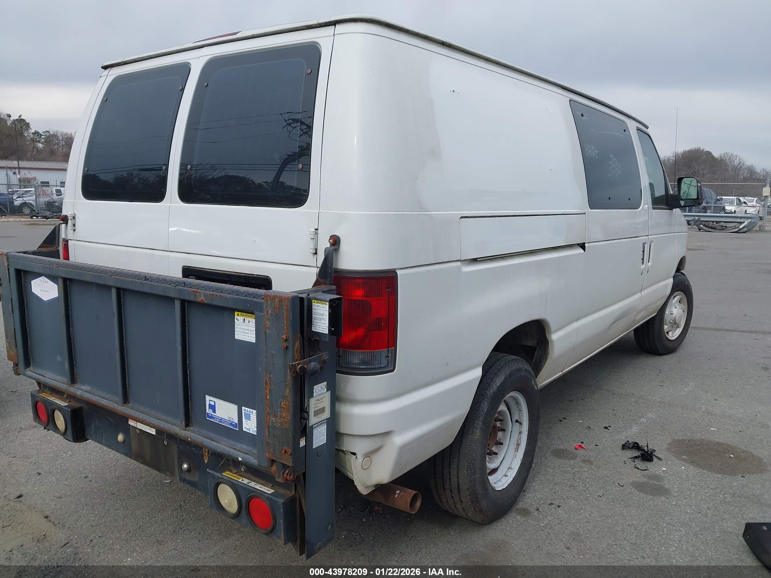 FORD E-250 image 4