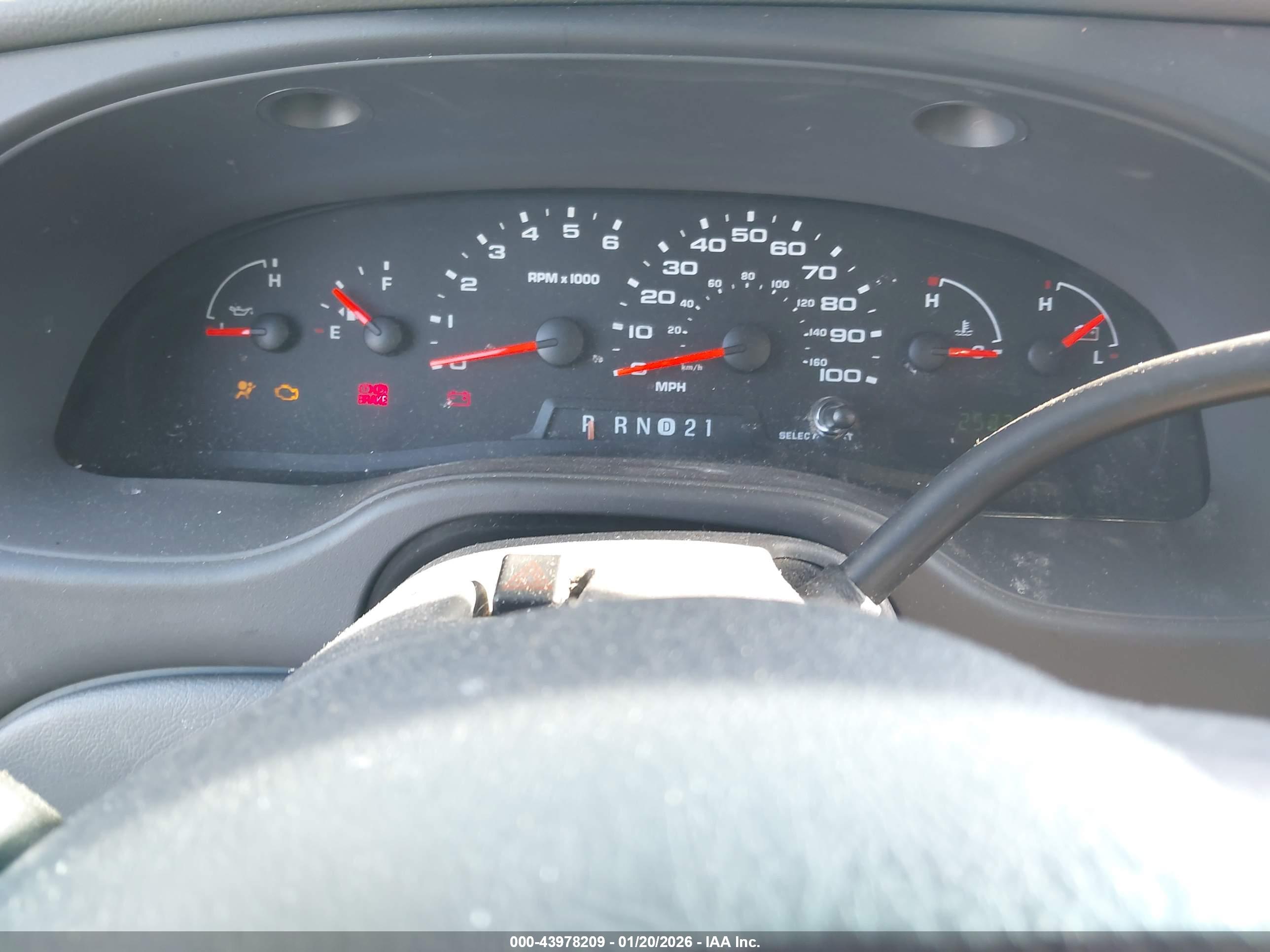 FORD E-250 image 7