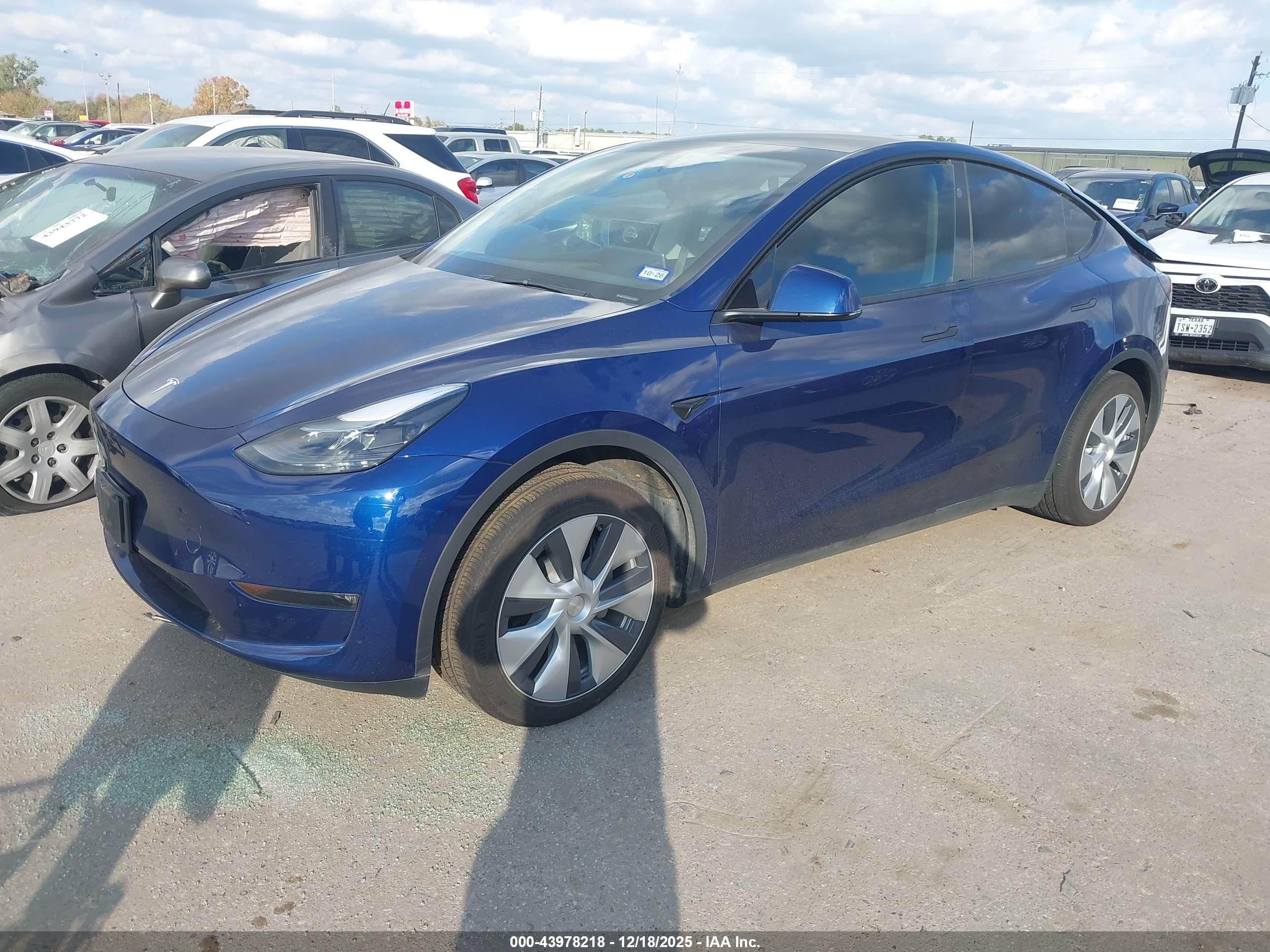 TESLA MODEL image 2