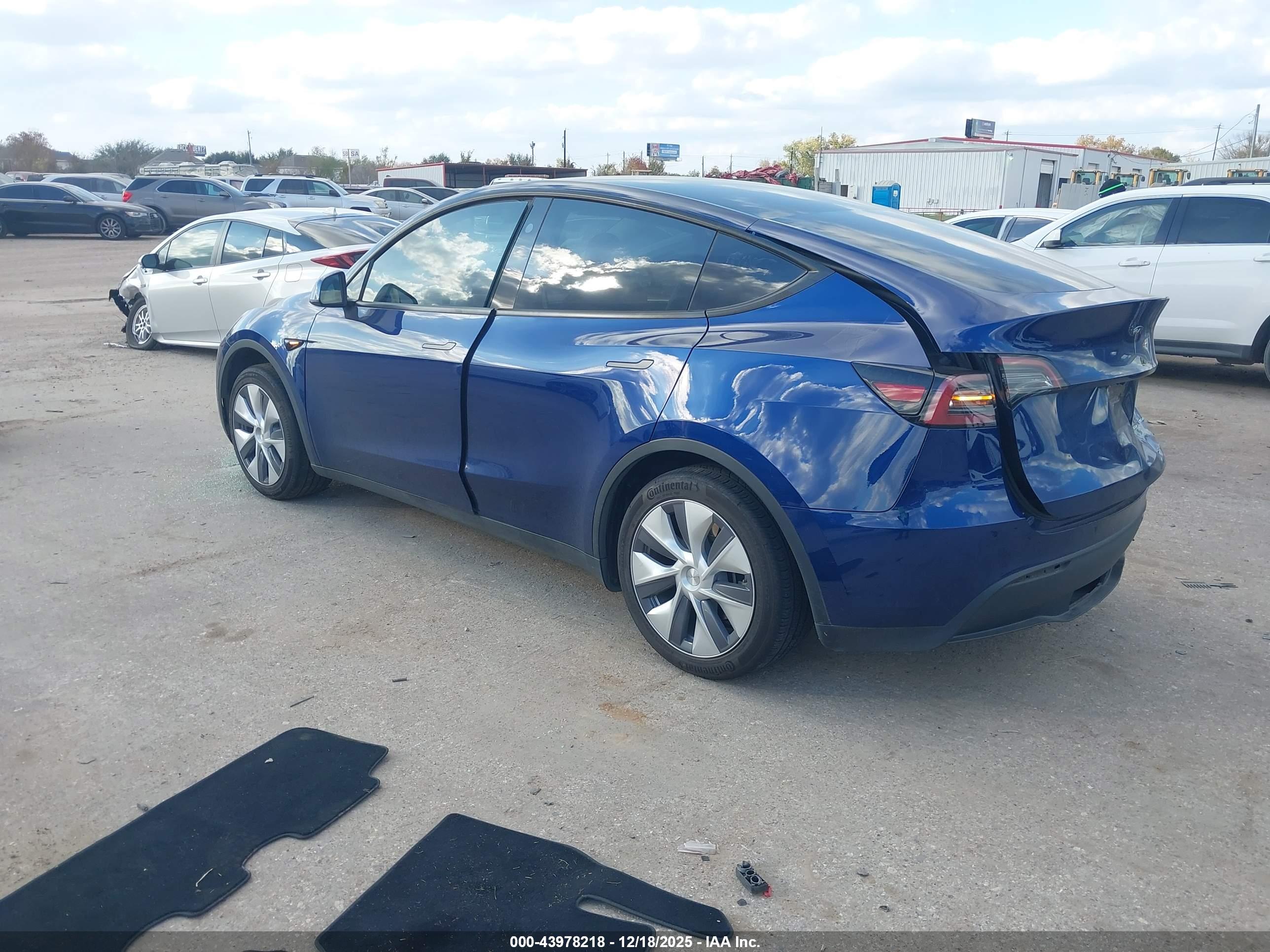 TESLA MODEL image 3