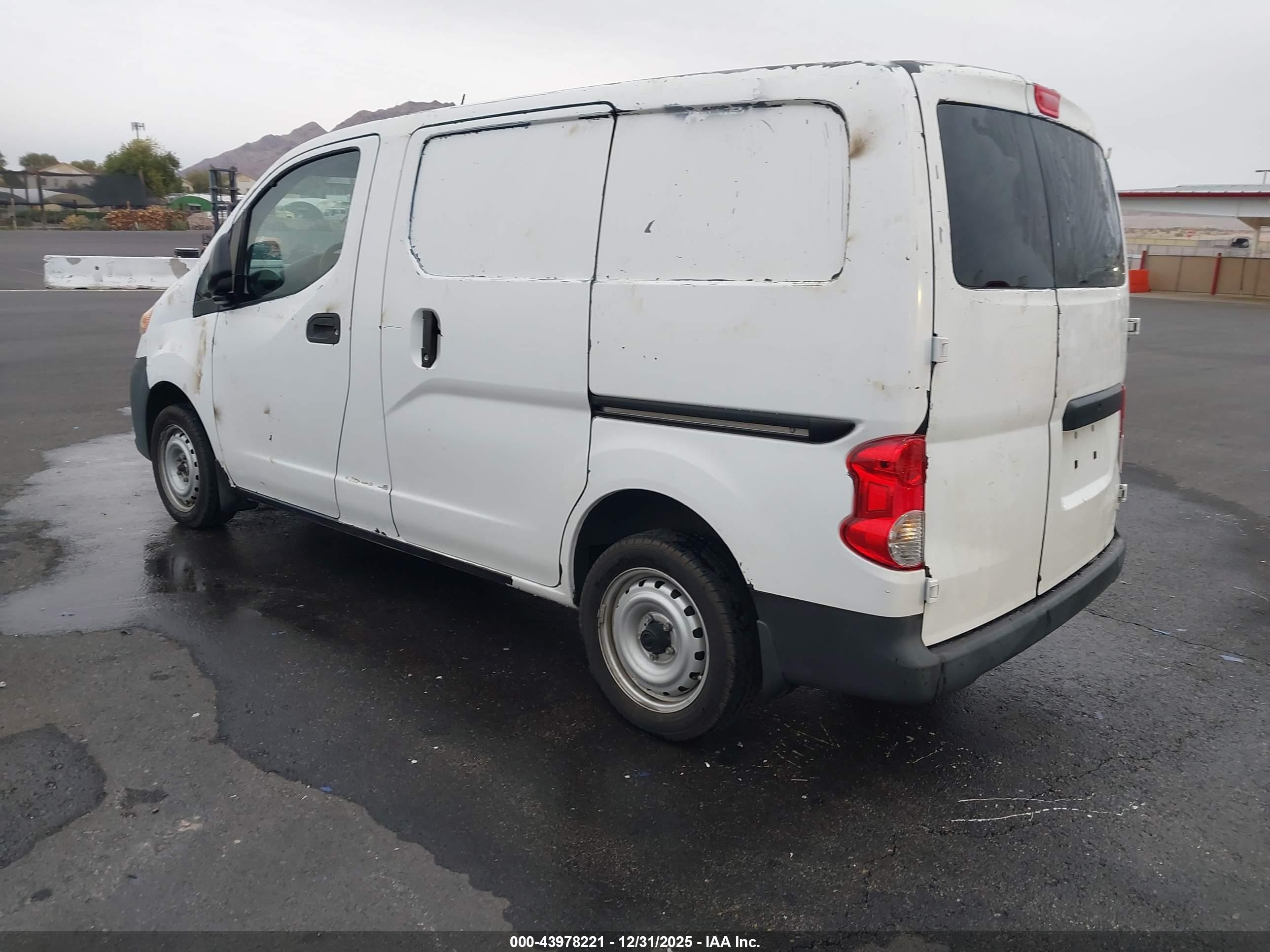 NISSAN NV200 image 3
