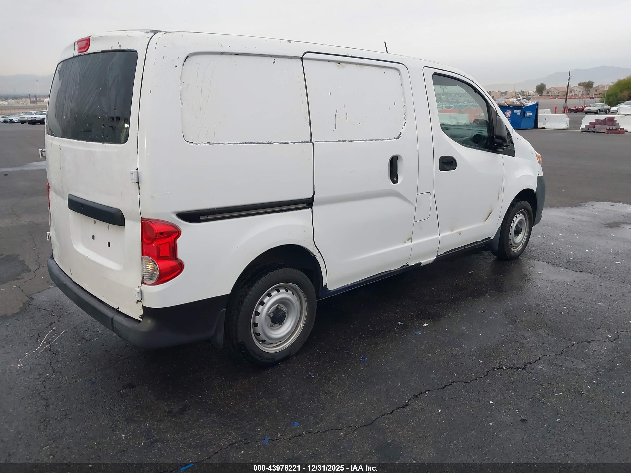 NISSAN NV200 image 4