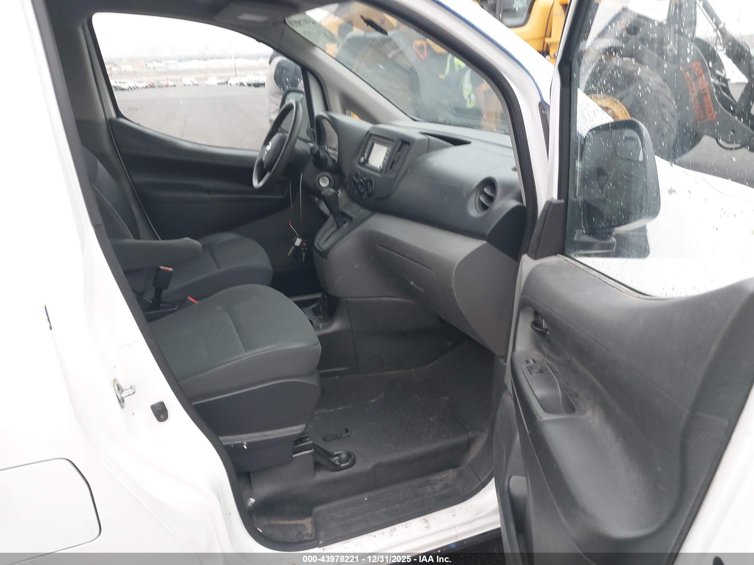 NISSAN NV200 image 5