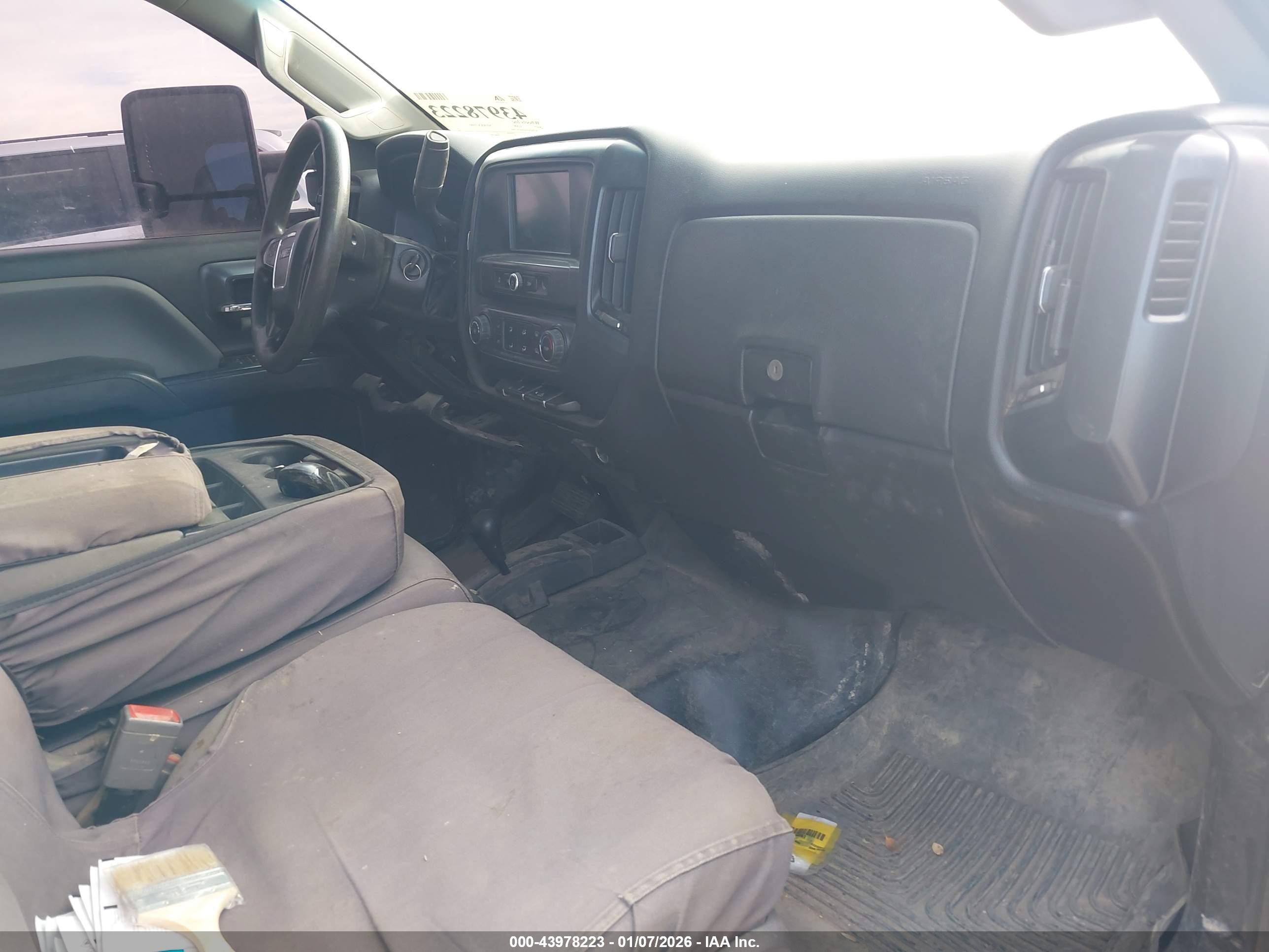 GMC SIERRA image 5