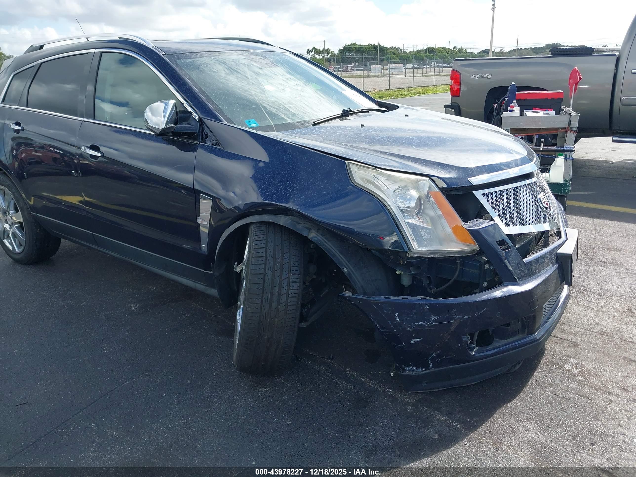 CADILLAC SRX image 6
