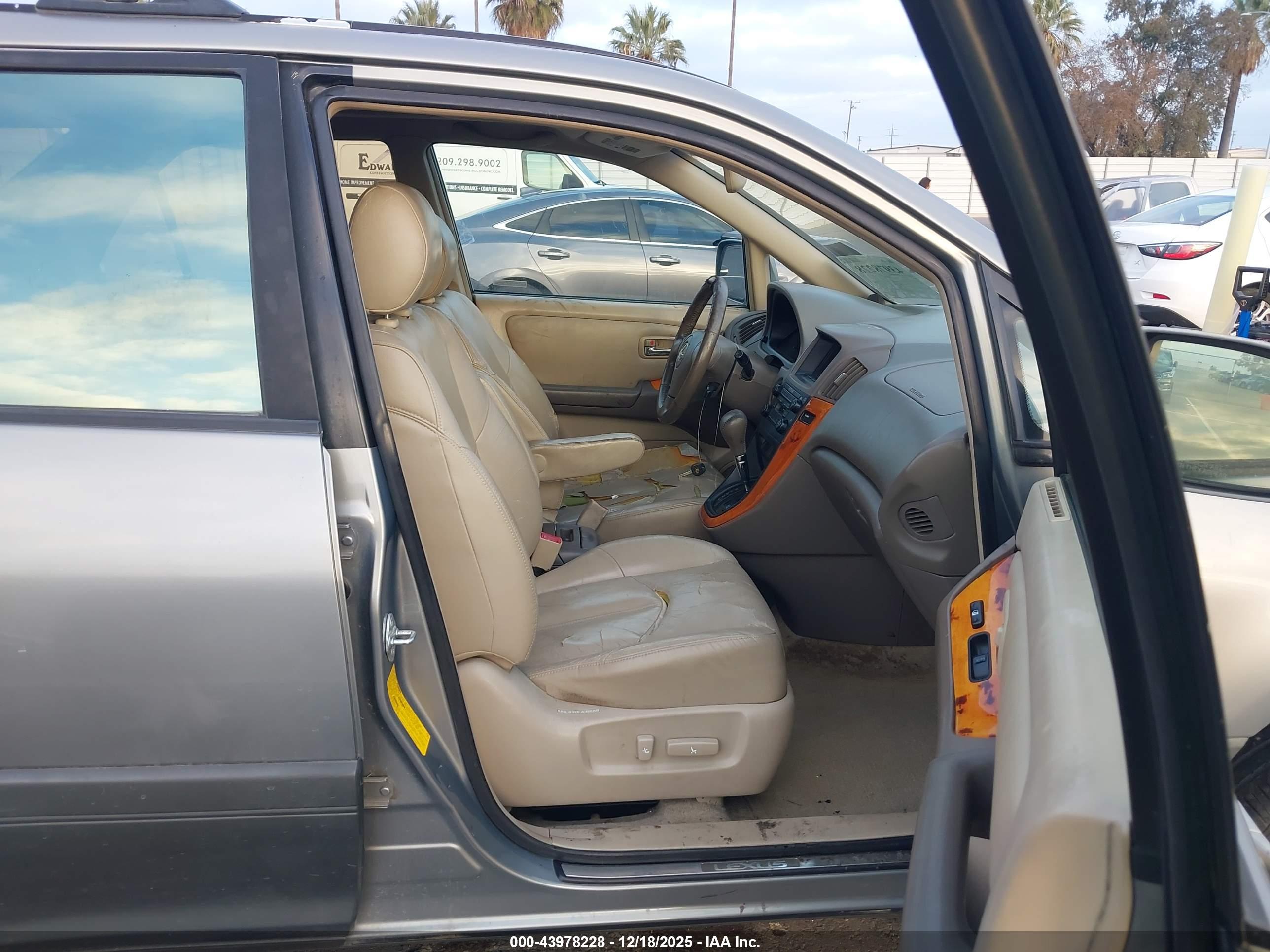 LEXUS RX image 5