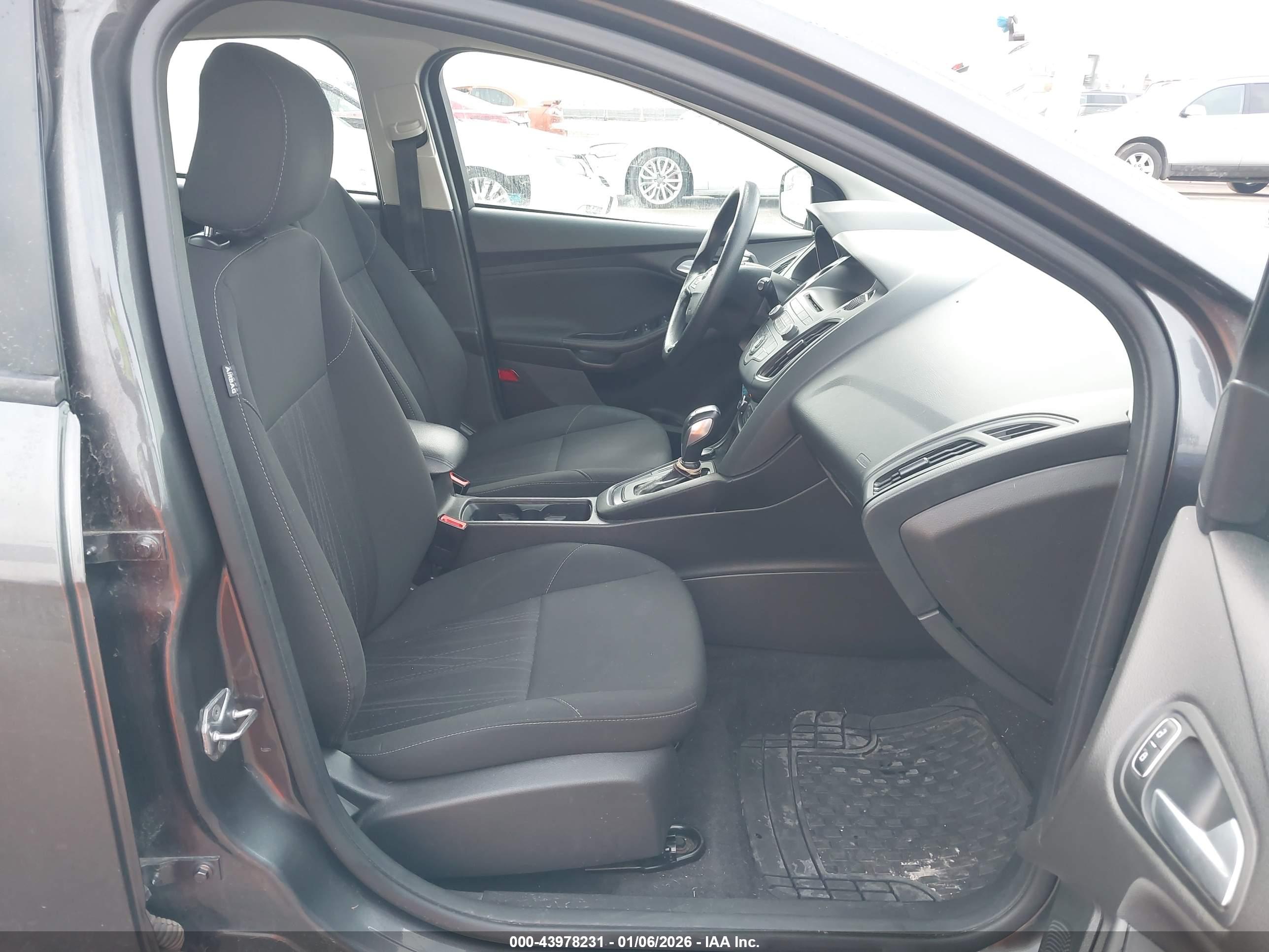 FORD FOCUS image 5