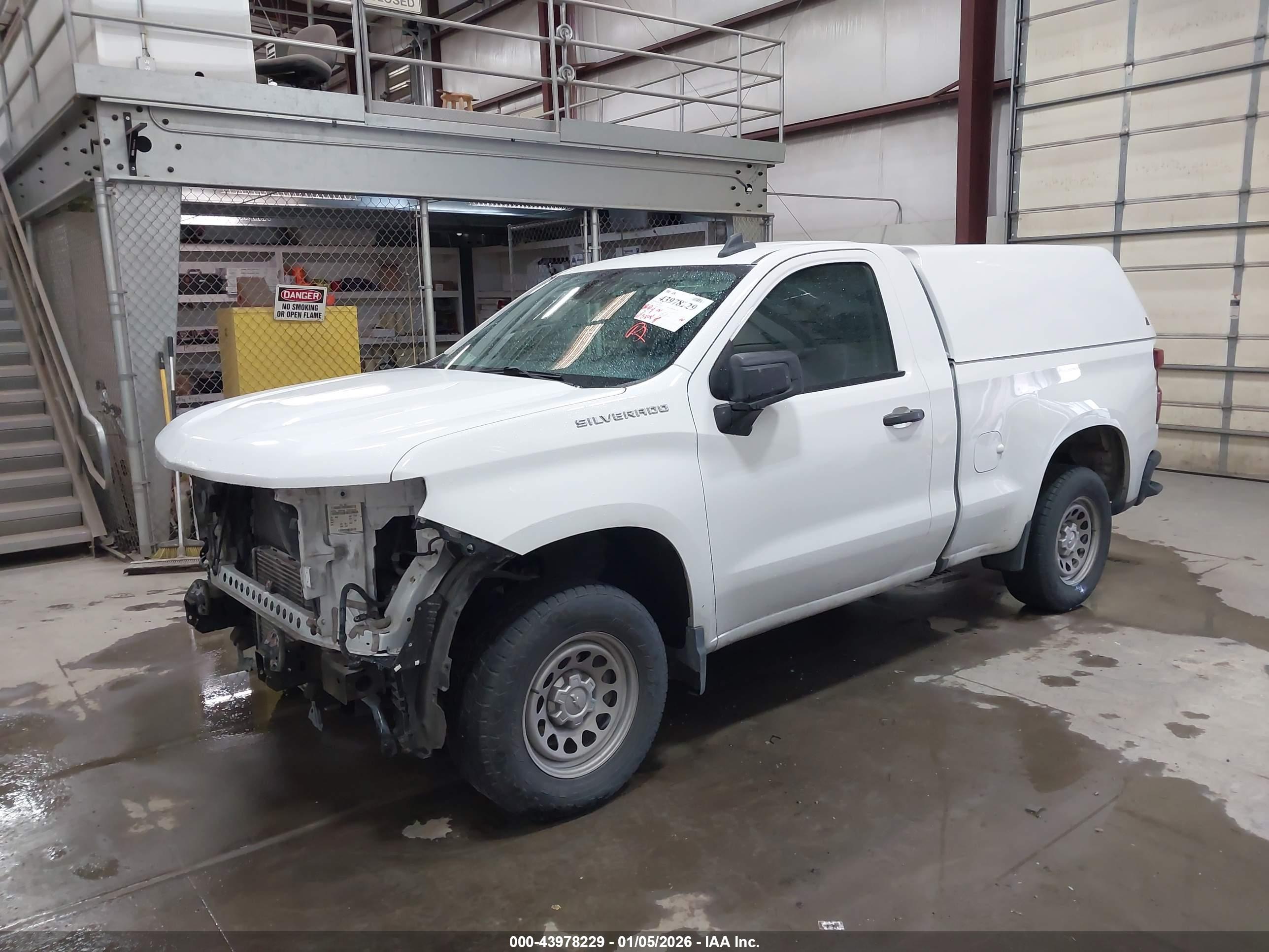 CHEVROLET SILVERADO image 2