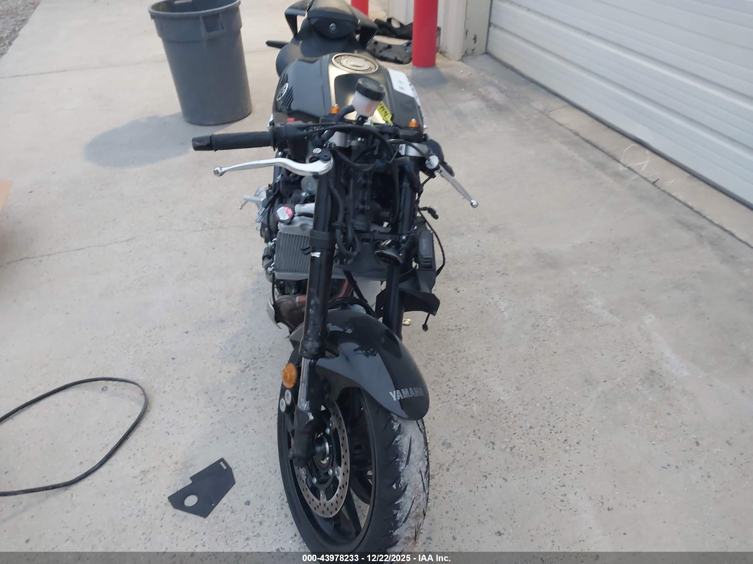 YAMAHA YZFR7 image 5