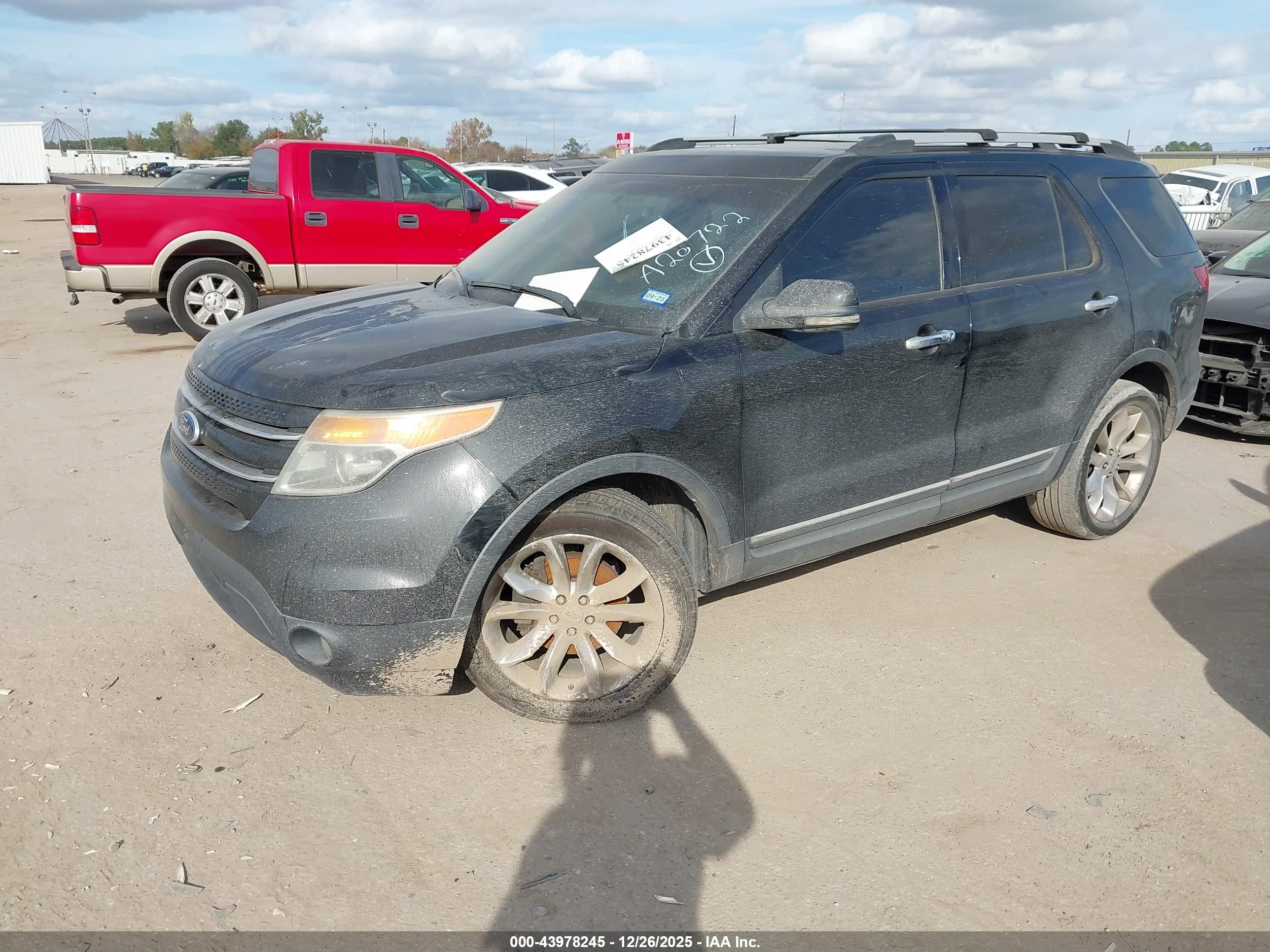 FORD EXPLORER image 2