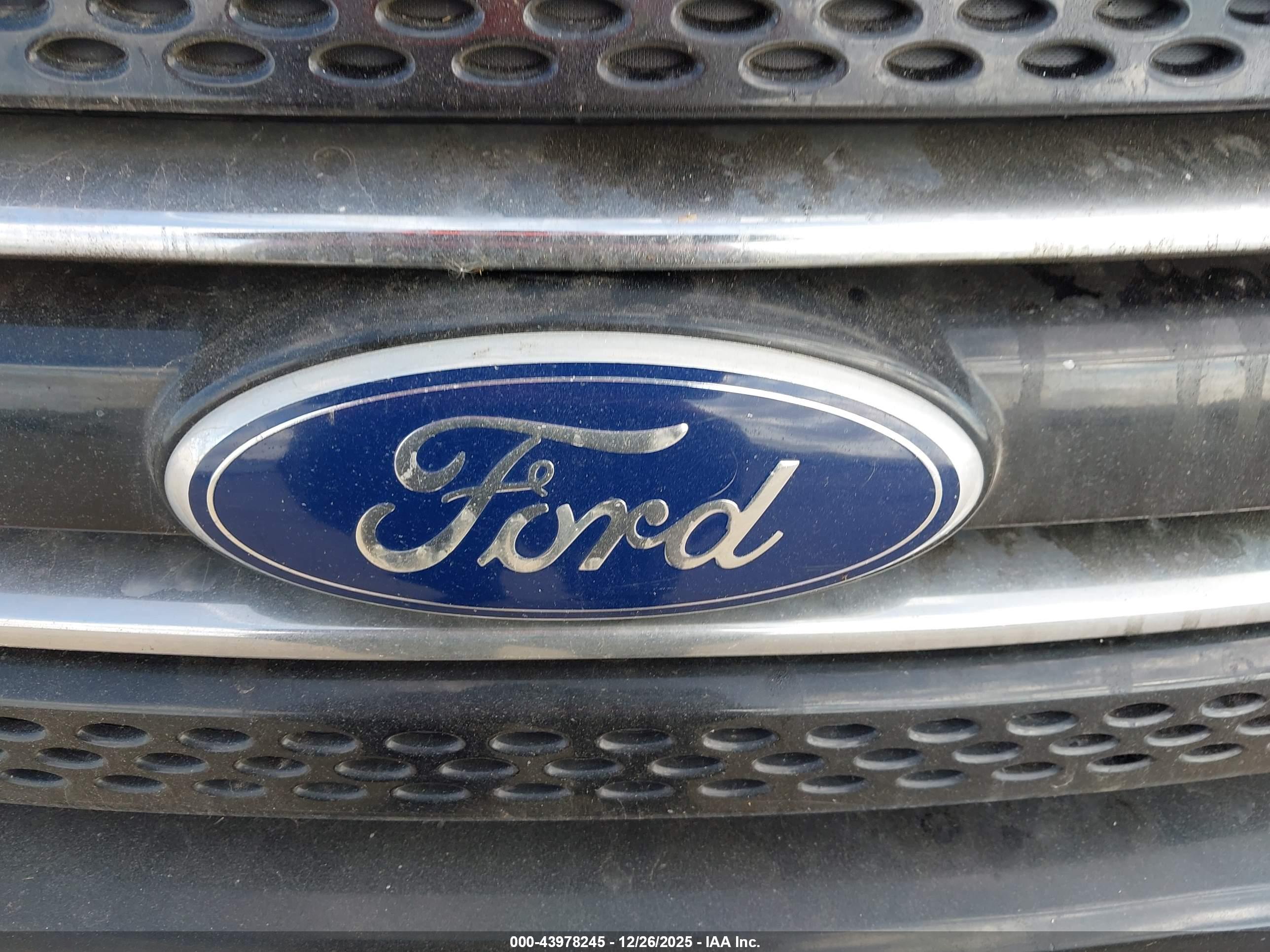 FORD EXPLORER image 6
