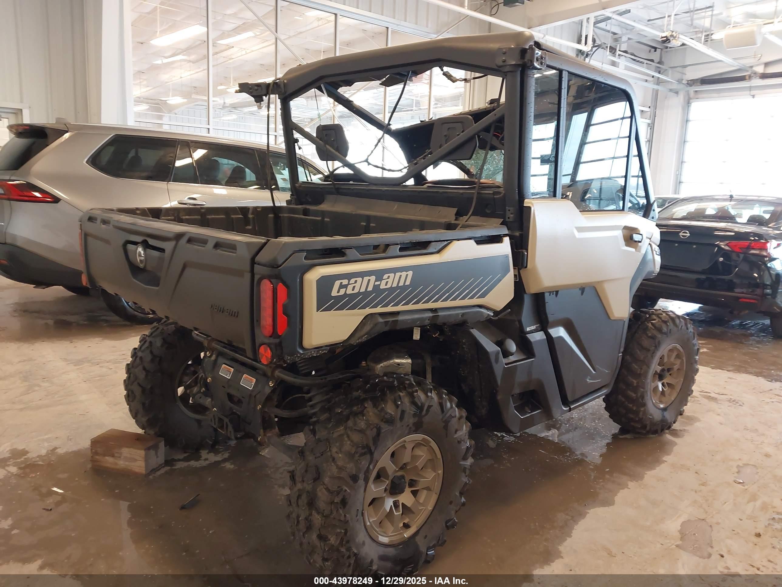 CAN-AM DEFENDER image 4